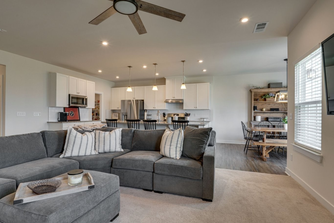 825 Raintree Dr