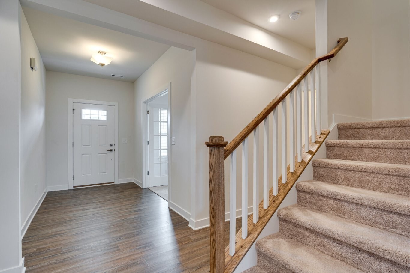 825 Raintree Dr
