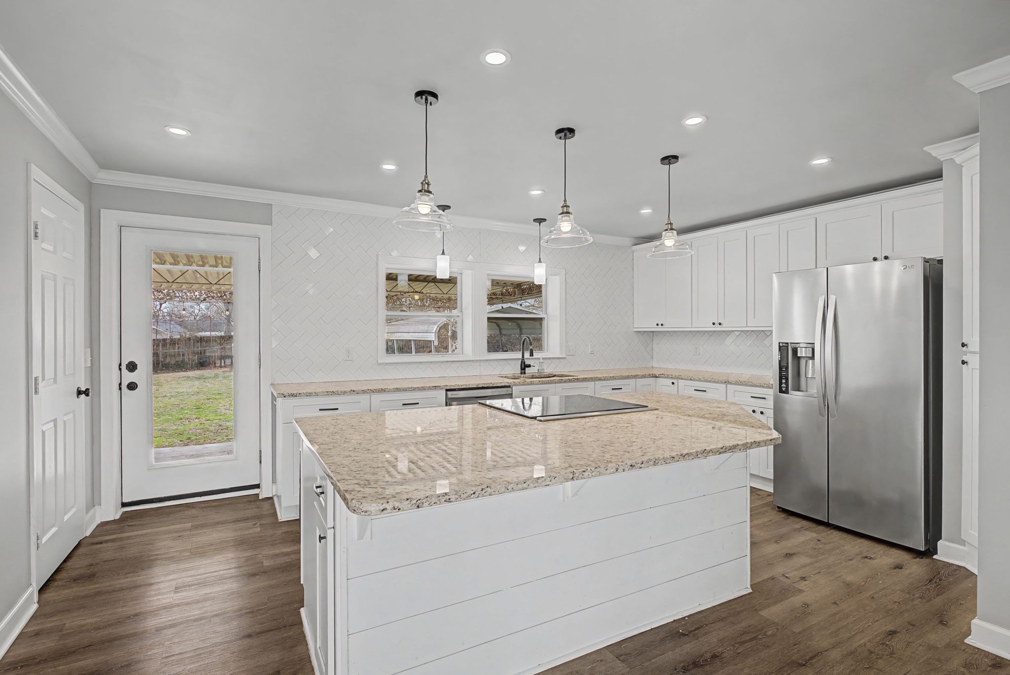 809 Chadwell Dr