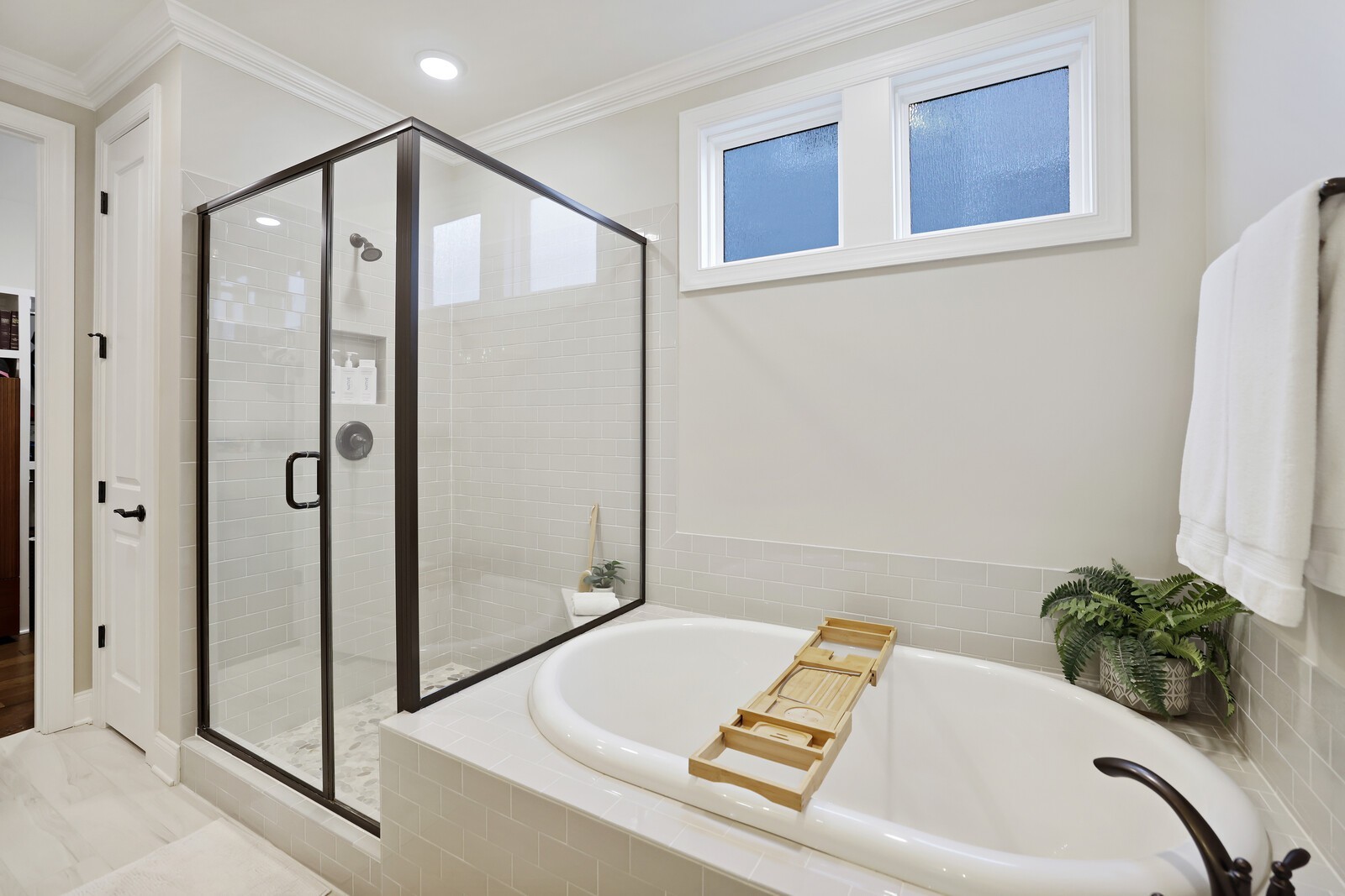 545 Sydenham Dr