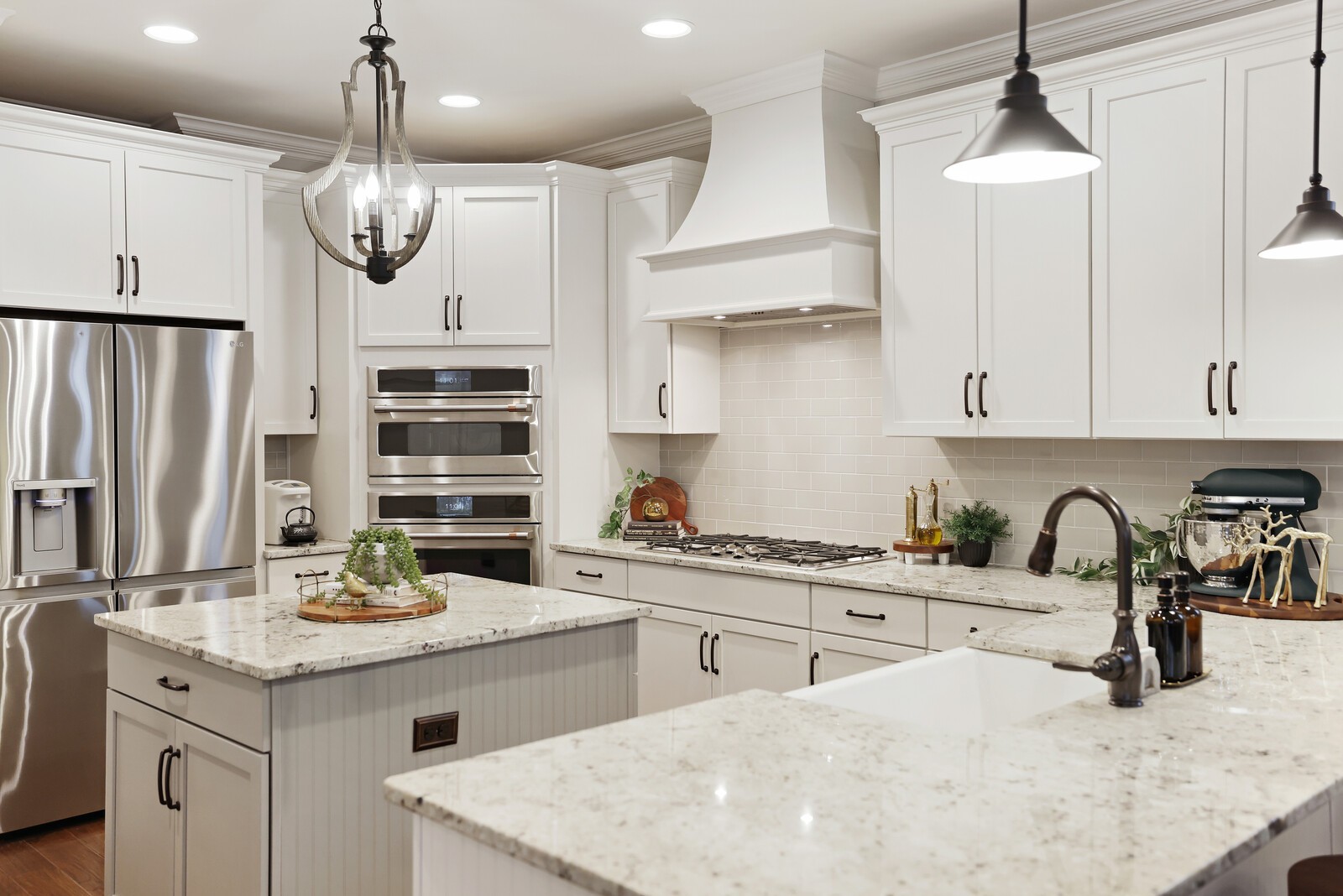 545 Sydenham Dr