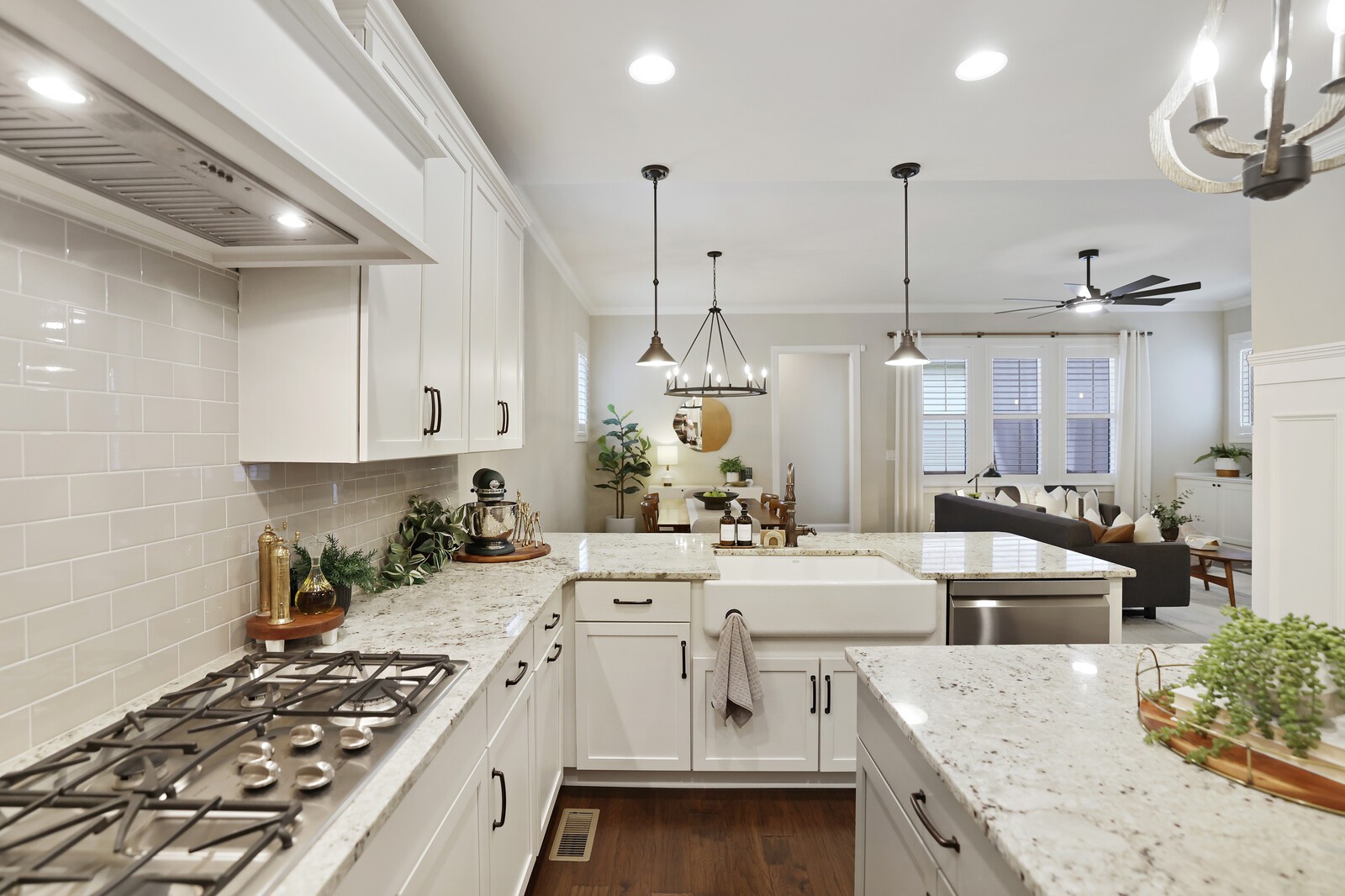 545 Sydenham Dr