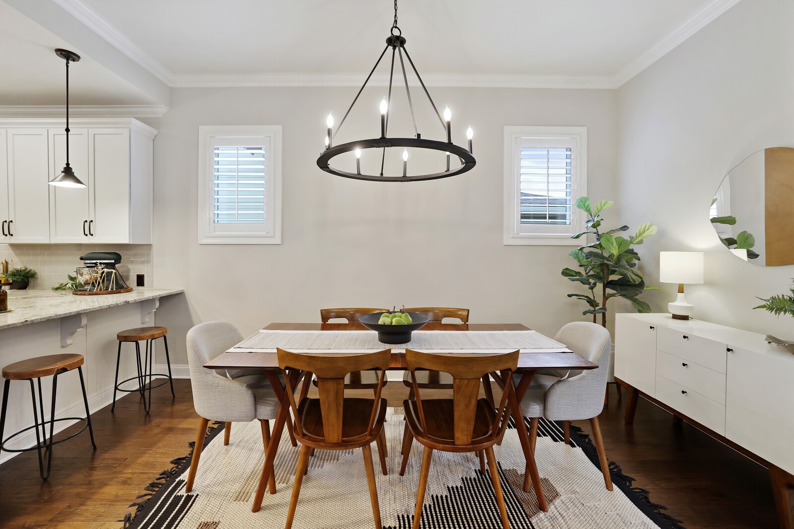 545 Sydenham Dr