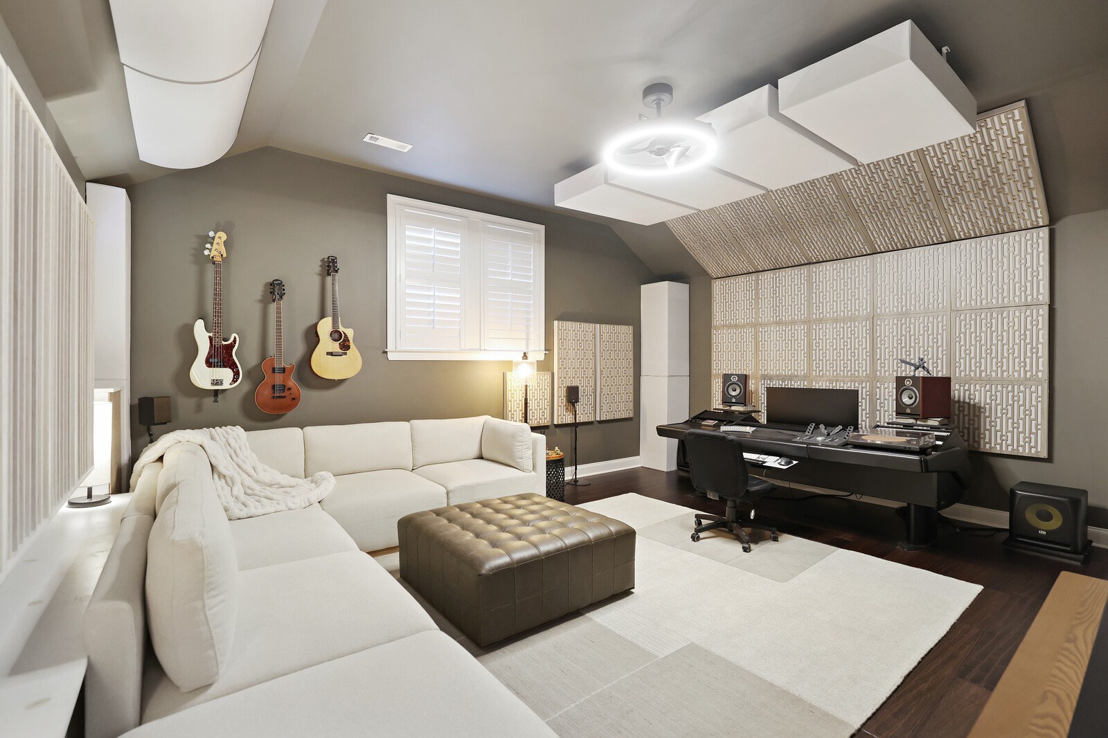 545 Sydenham Dr