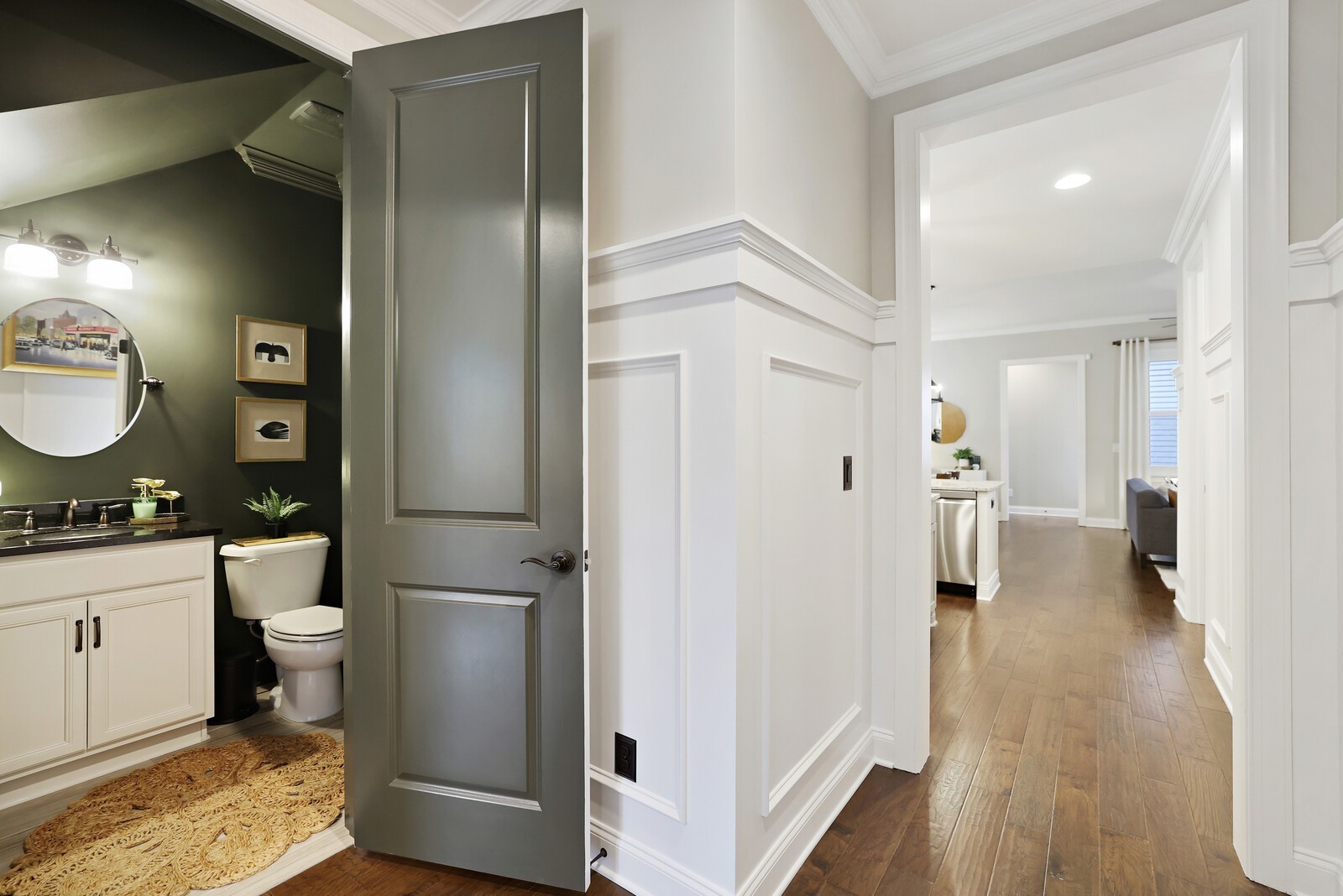 545 Sydenham Dr