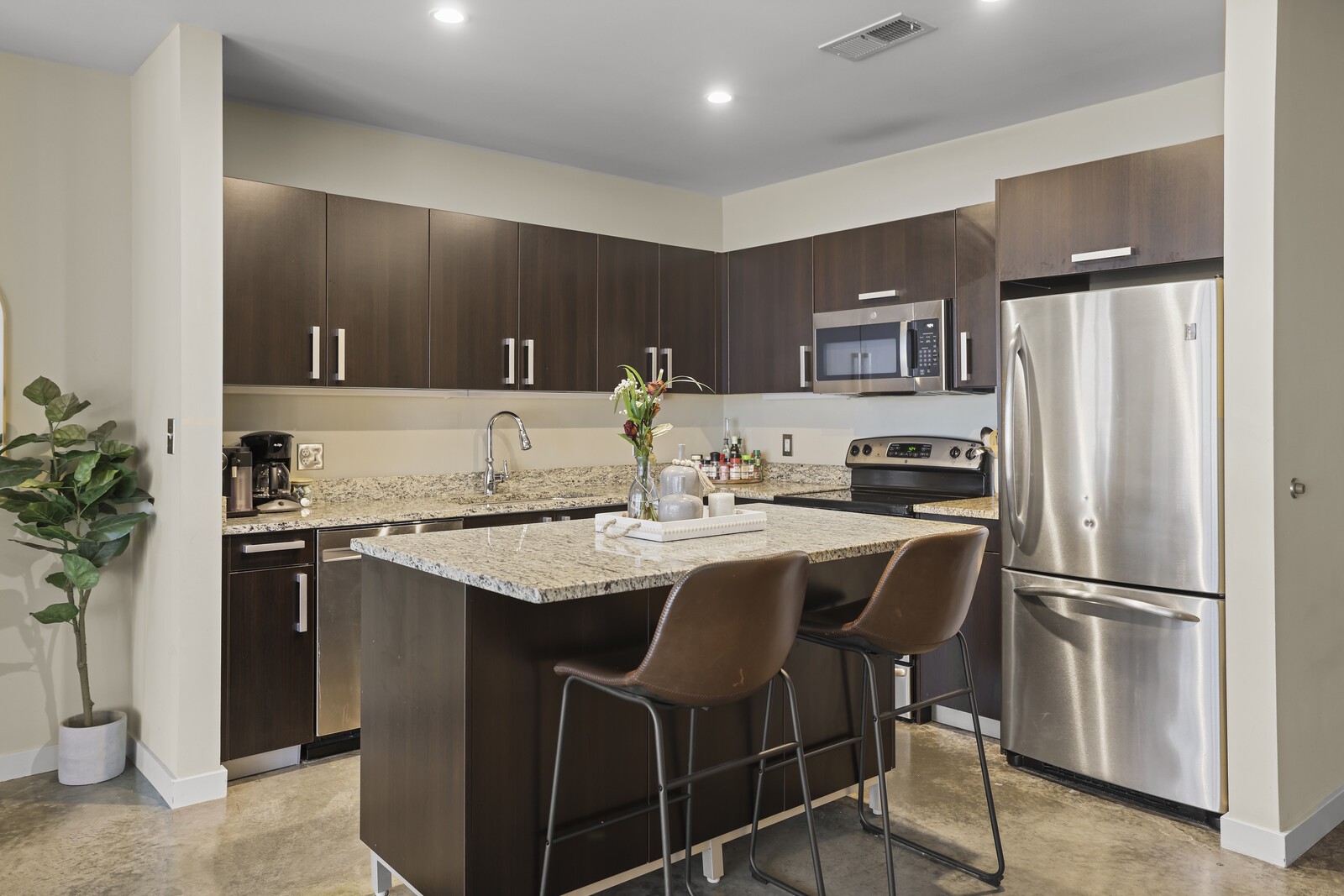 600 12th Ave S Unit: 620
