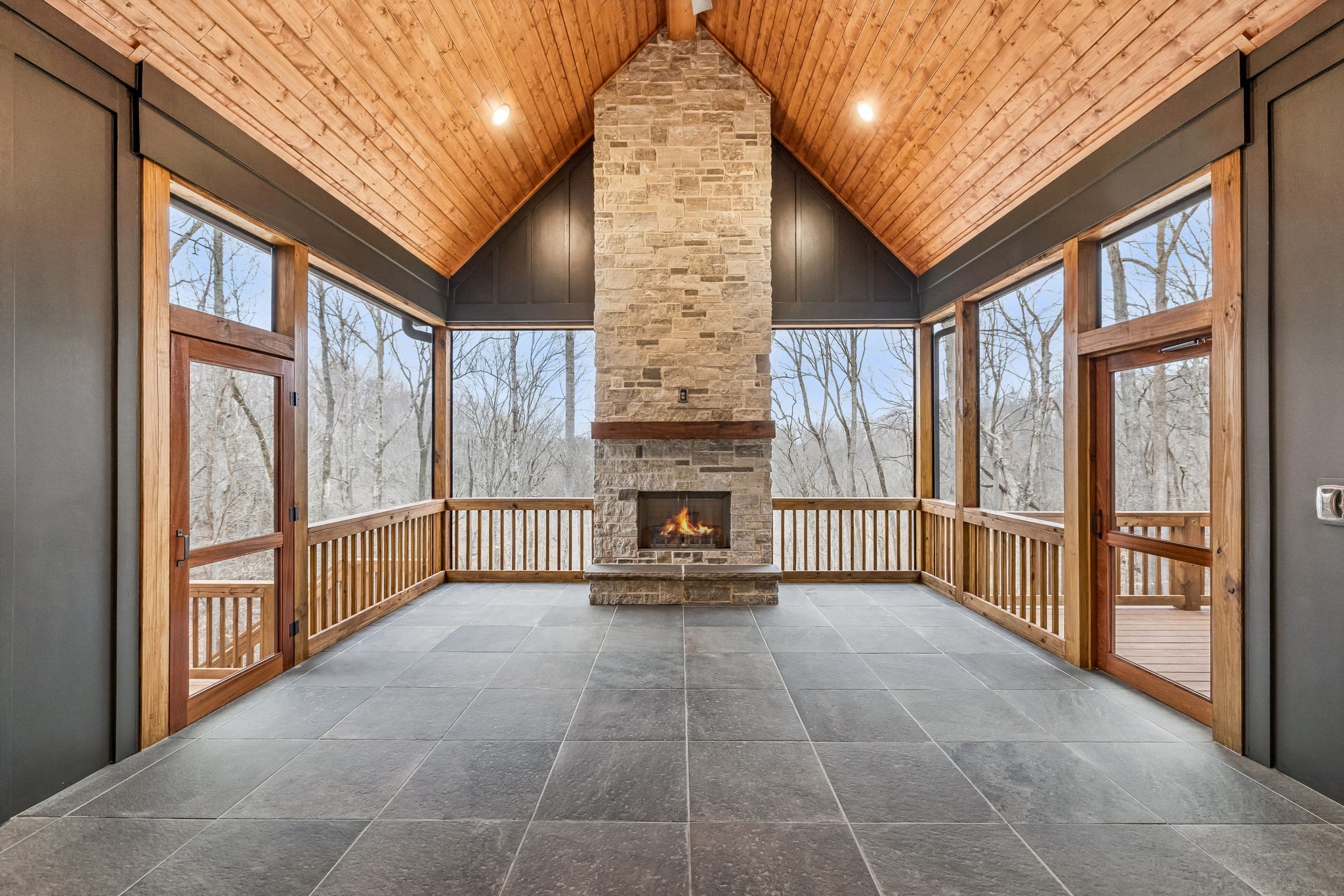 8678 Poplar Creek Rd