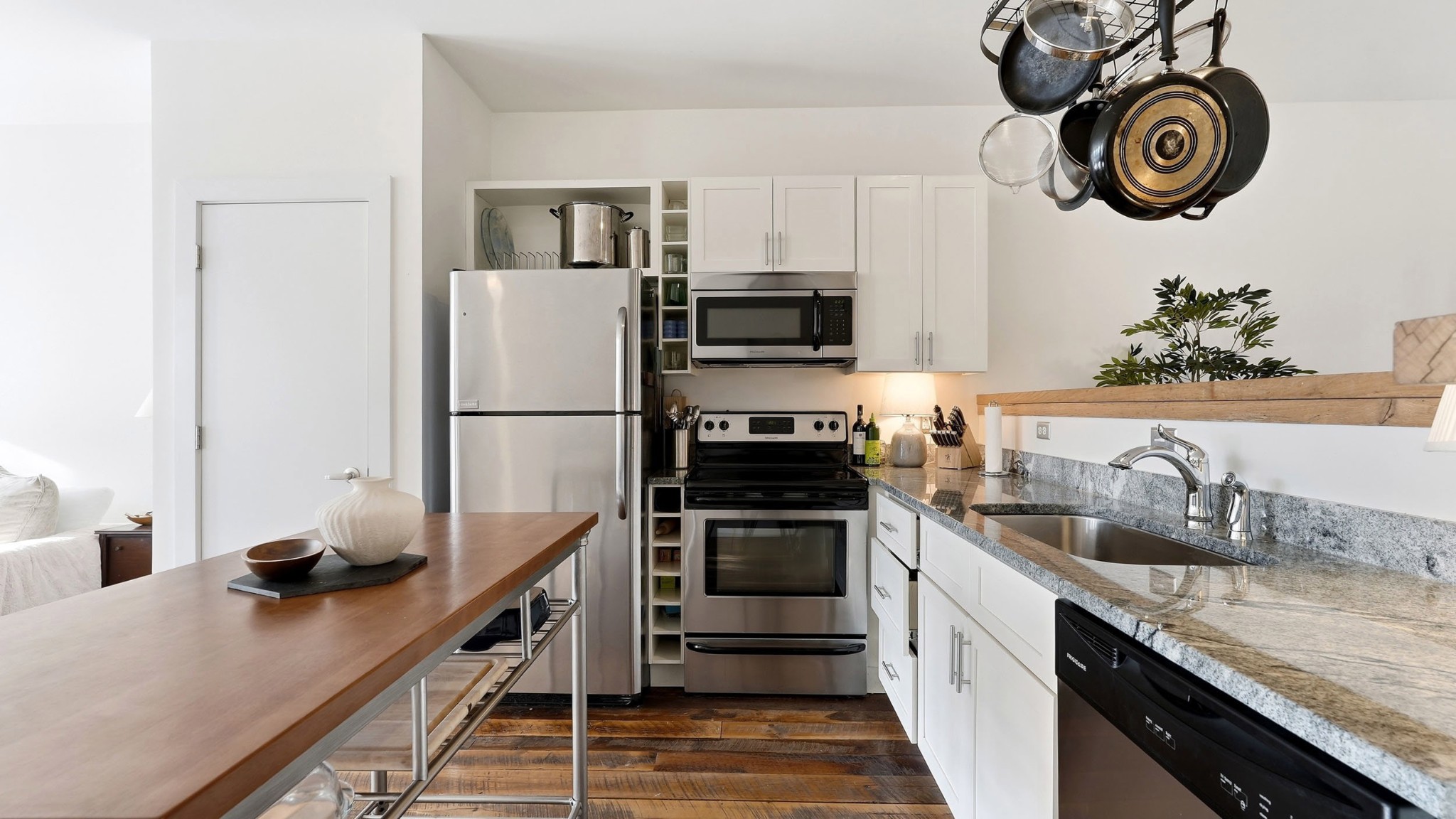 1225 4th Ave, S Unit: 114