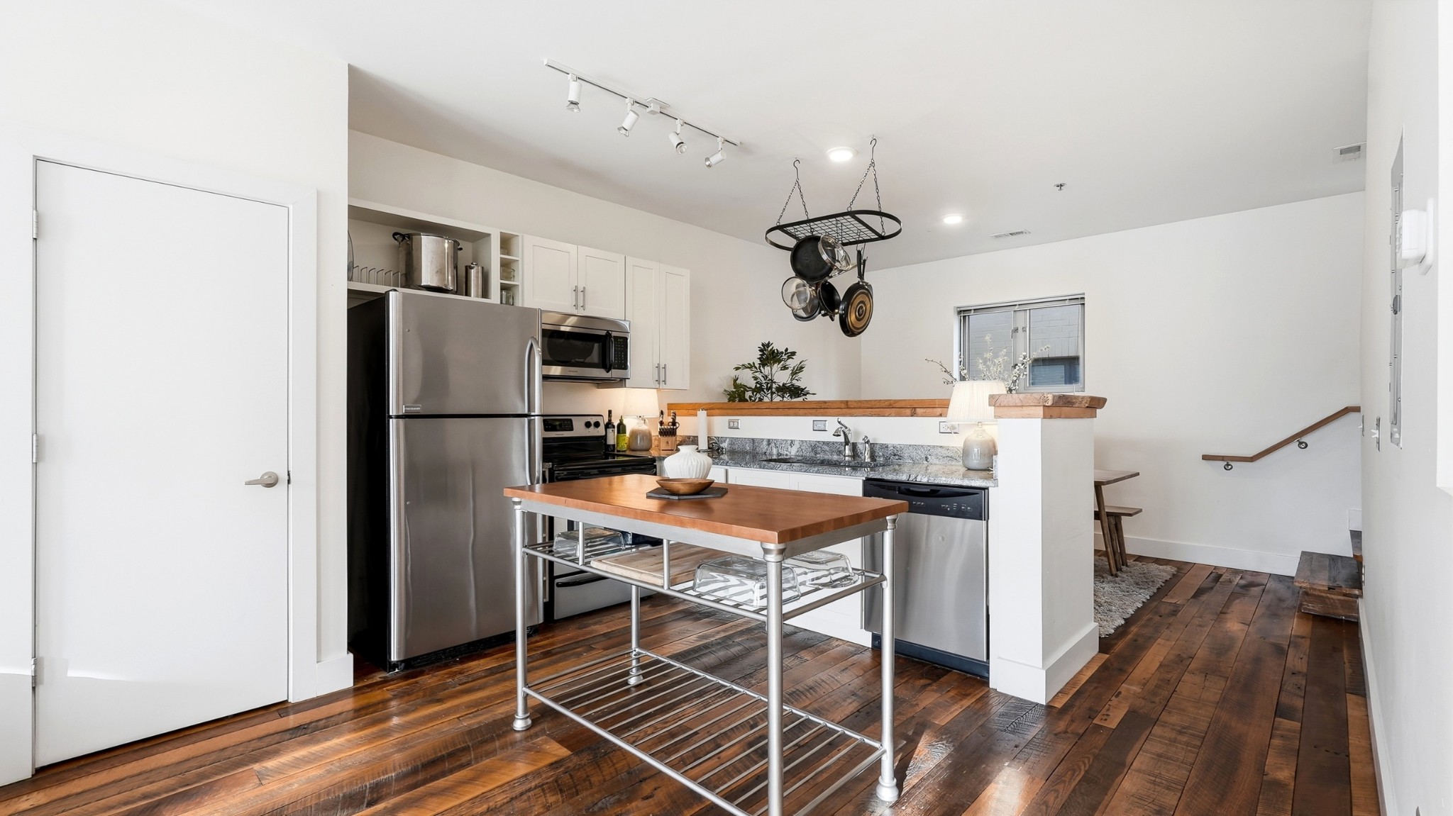 1225 4th Ave, S Unit: 114