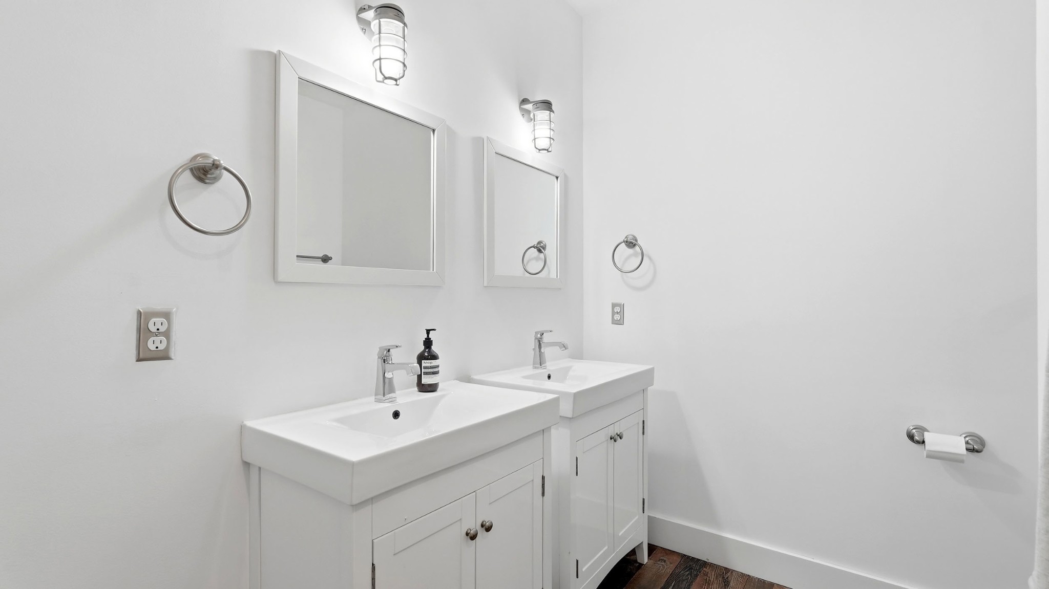 1225 4th Ave, S Unit: 114