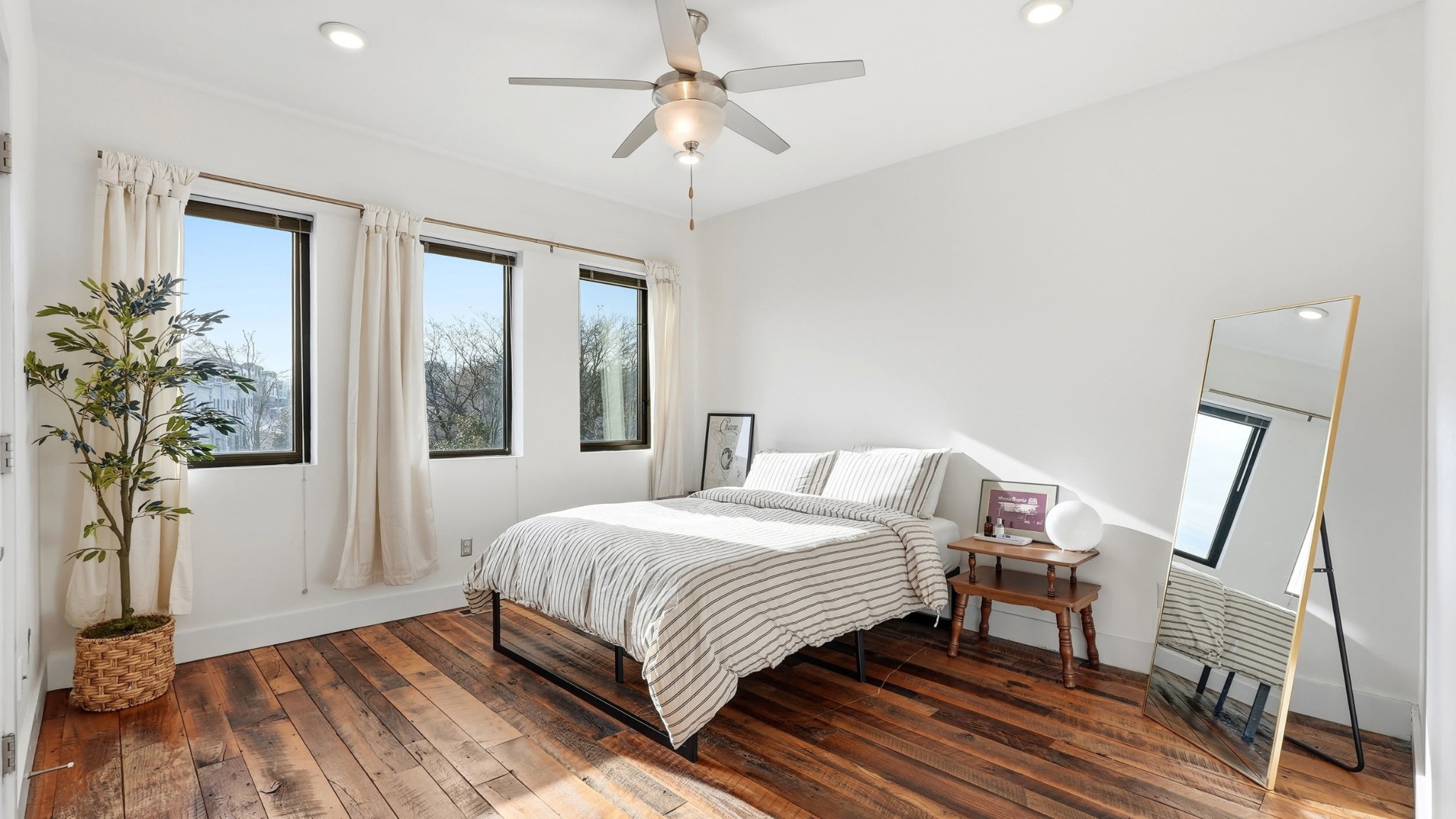 1225 4th Ave, S Unit: 114