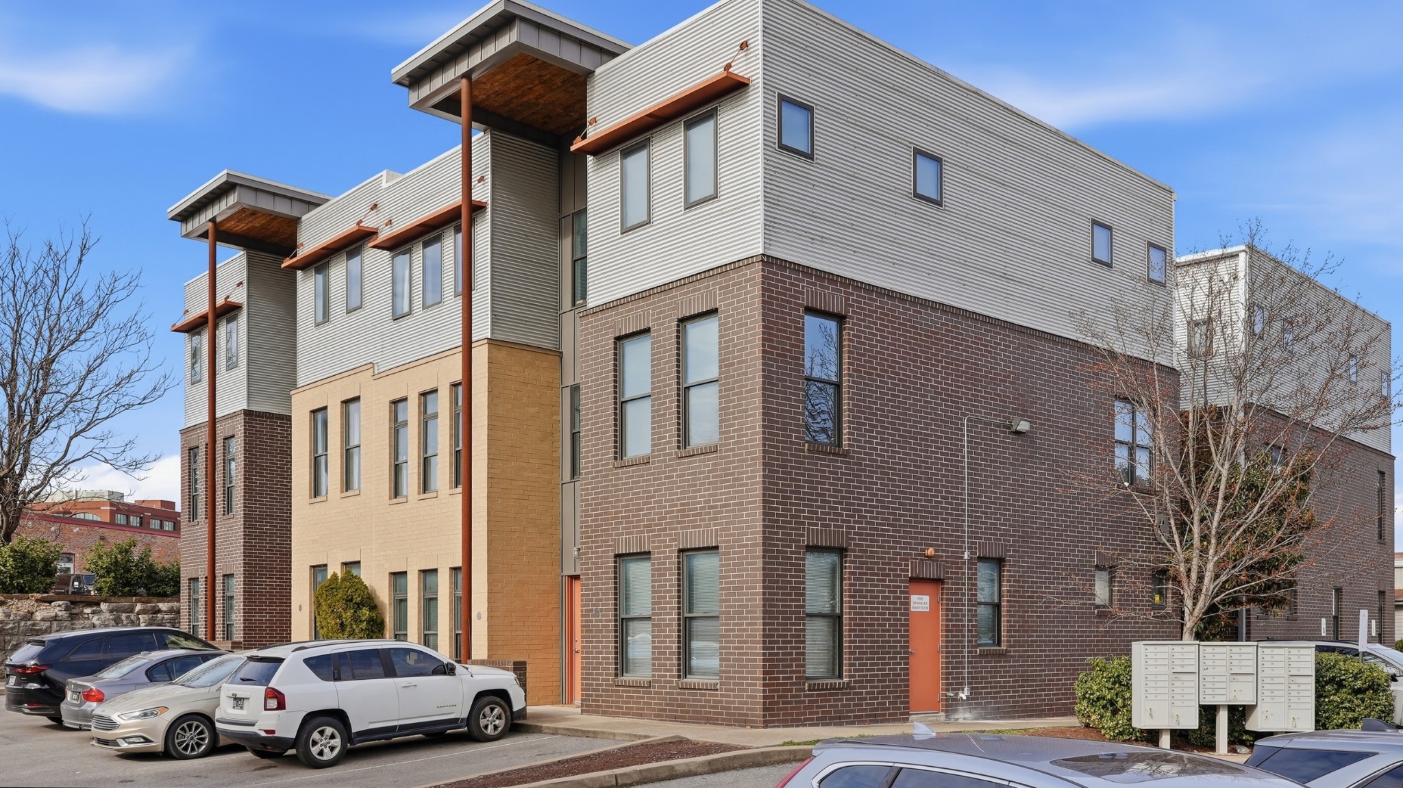 1225 4th Ave, S Unit: 114