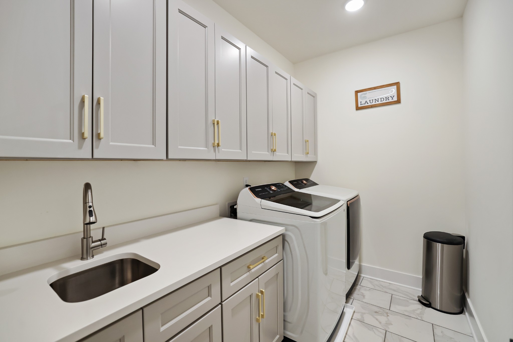 7674 Sawyer Brown Rd