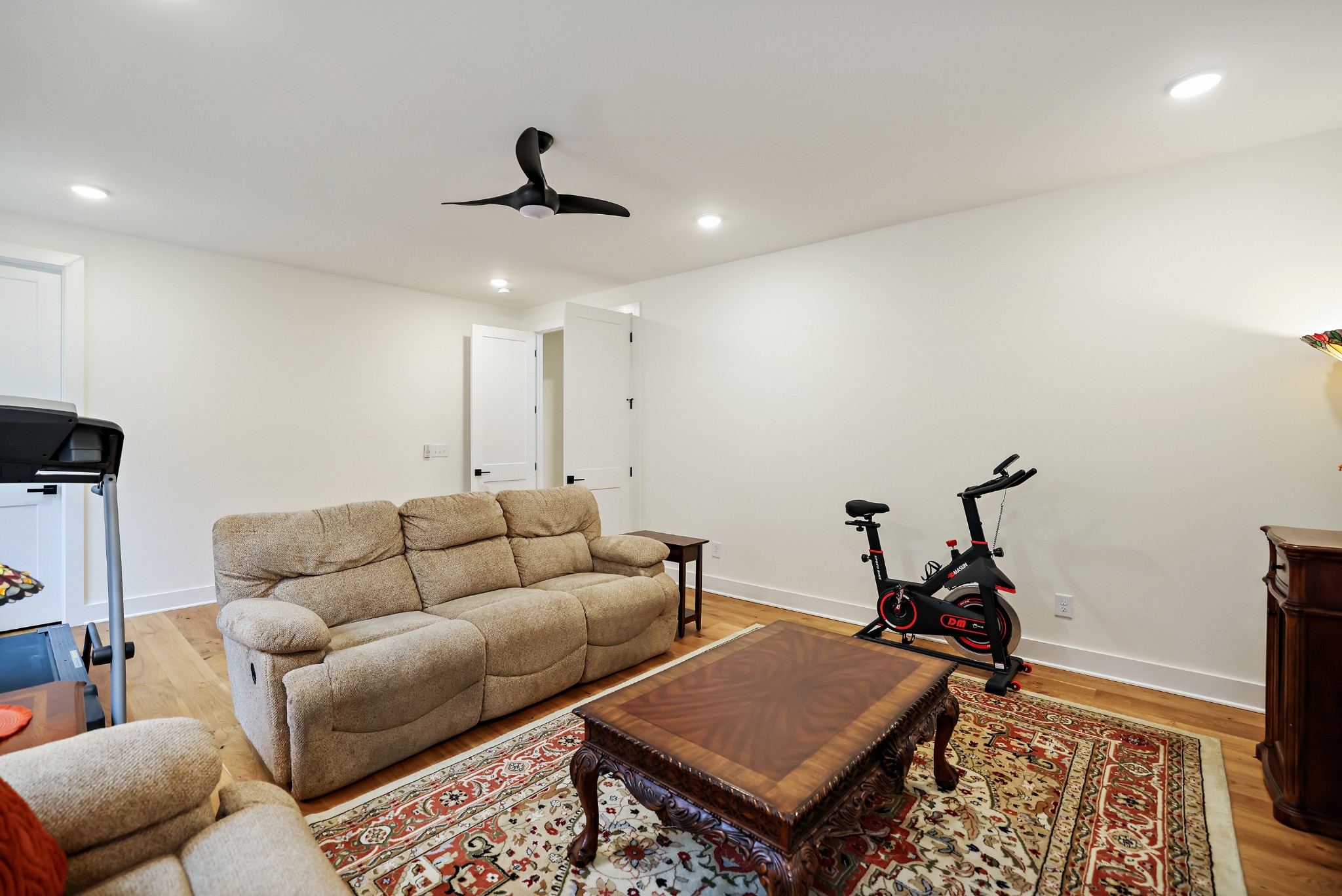 7674 Sawyer Brown Rd