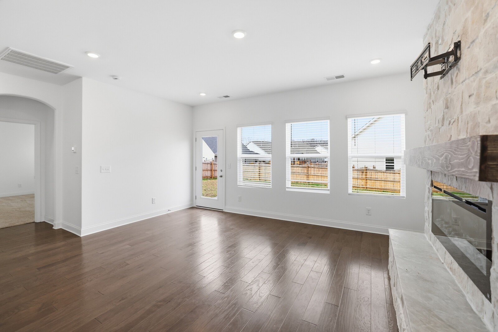 161 Crabourne Dr