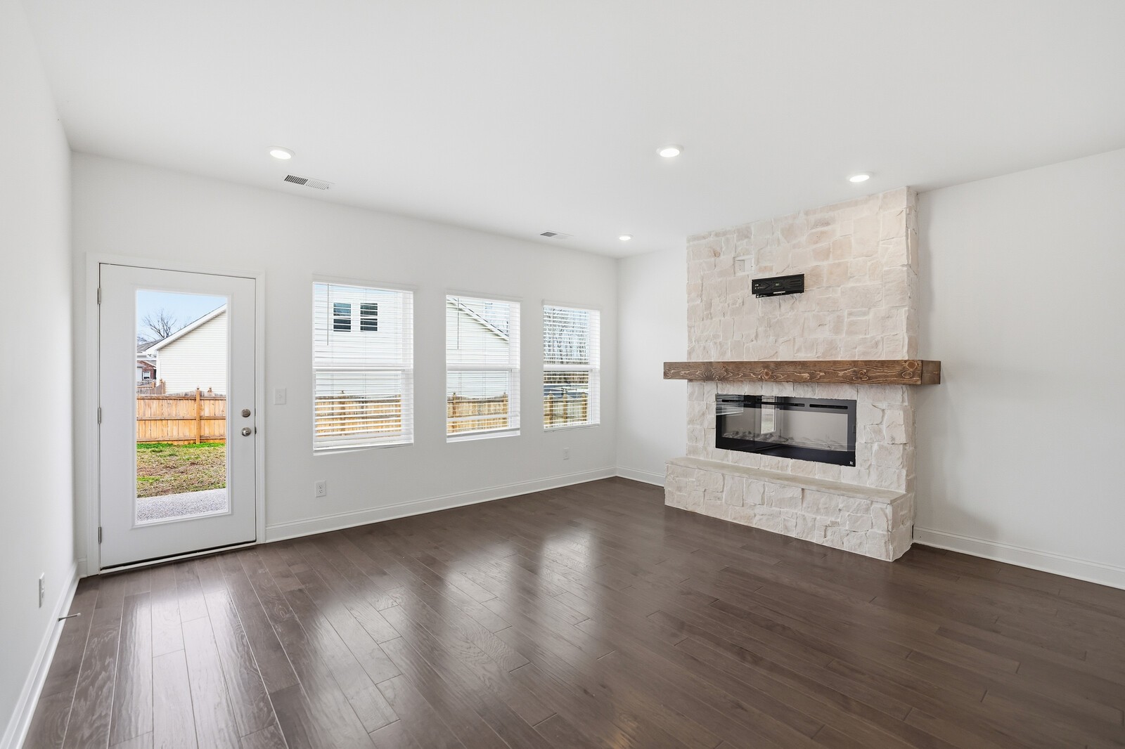 161 Crabourne Dr