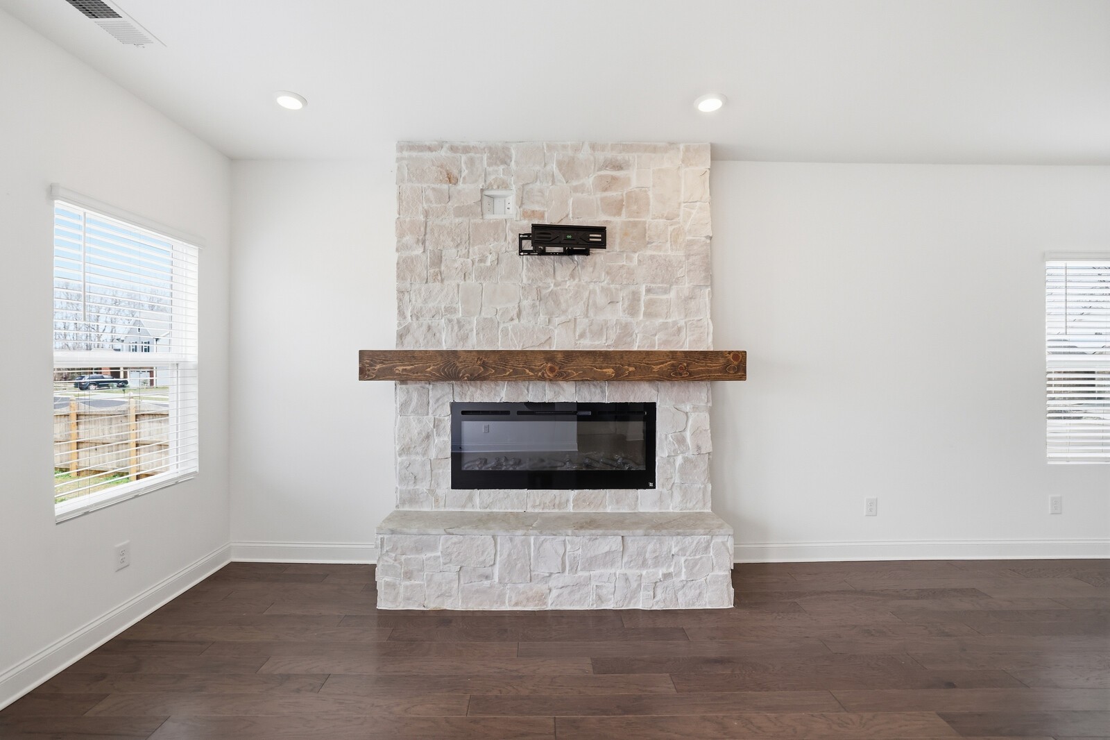 161 Crabourne Dr