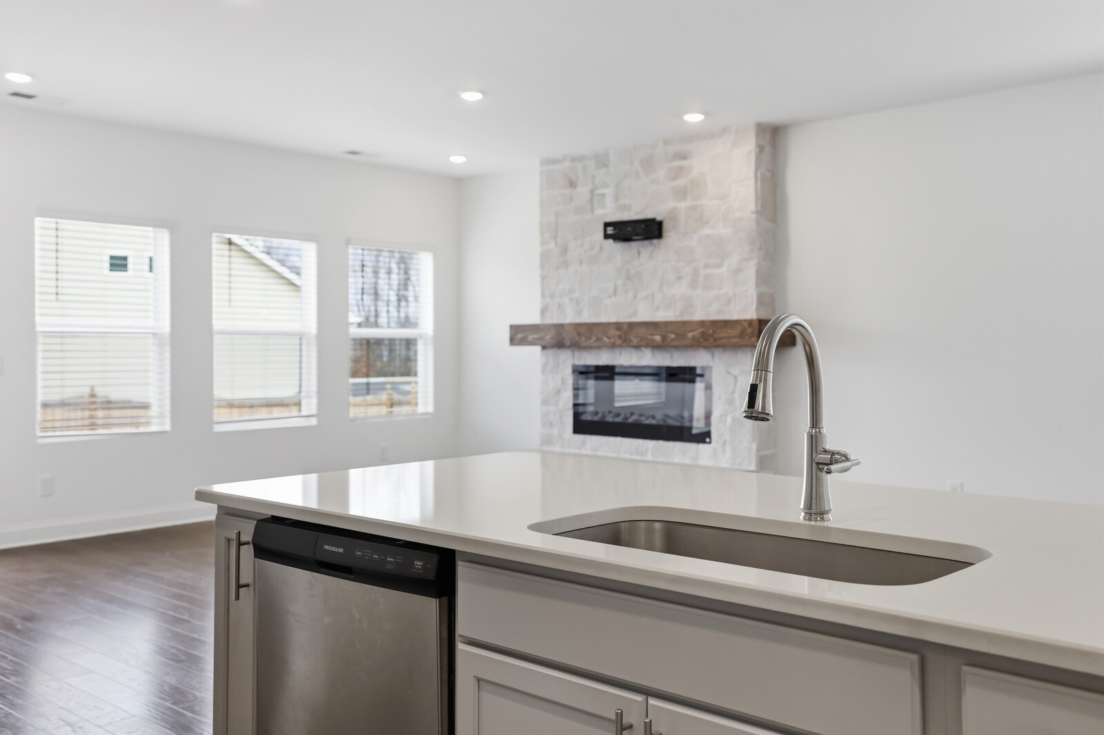 161 Crabourne Dr