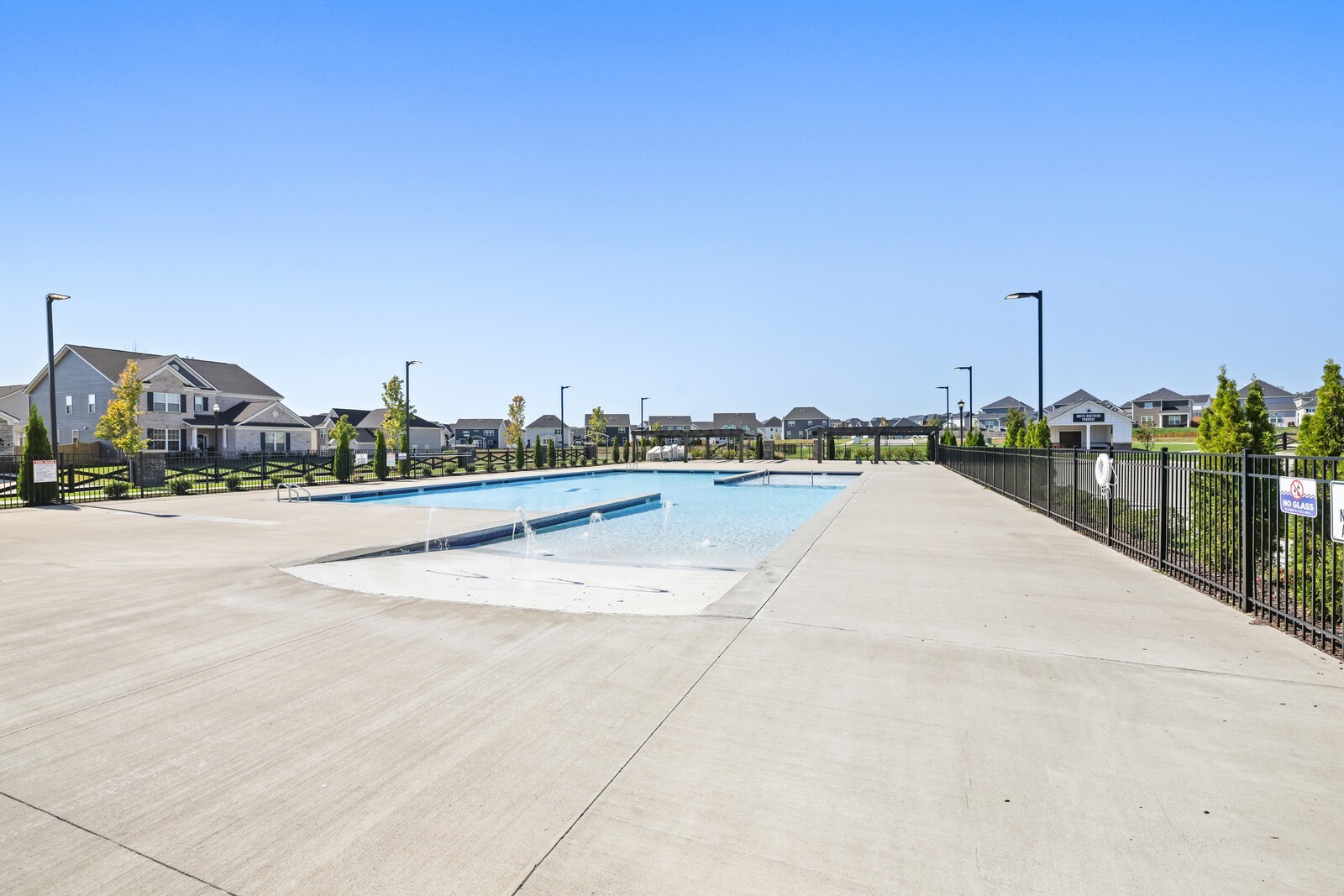 1419 Autumn Leaf Ln