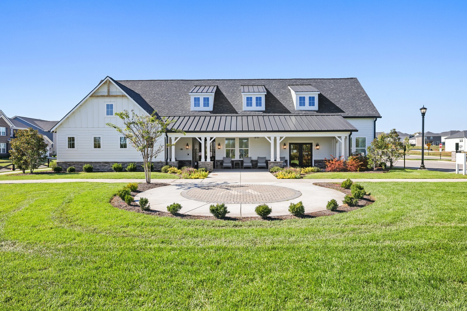 1419 Autumn Leaf Ln