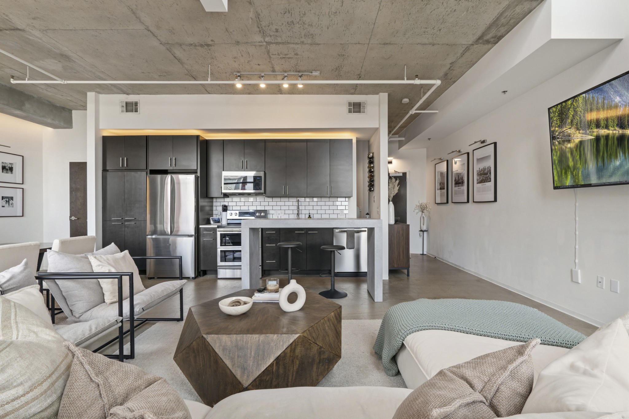 2115 Yeaman Pl Unit: 405