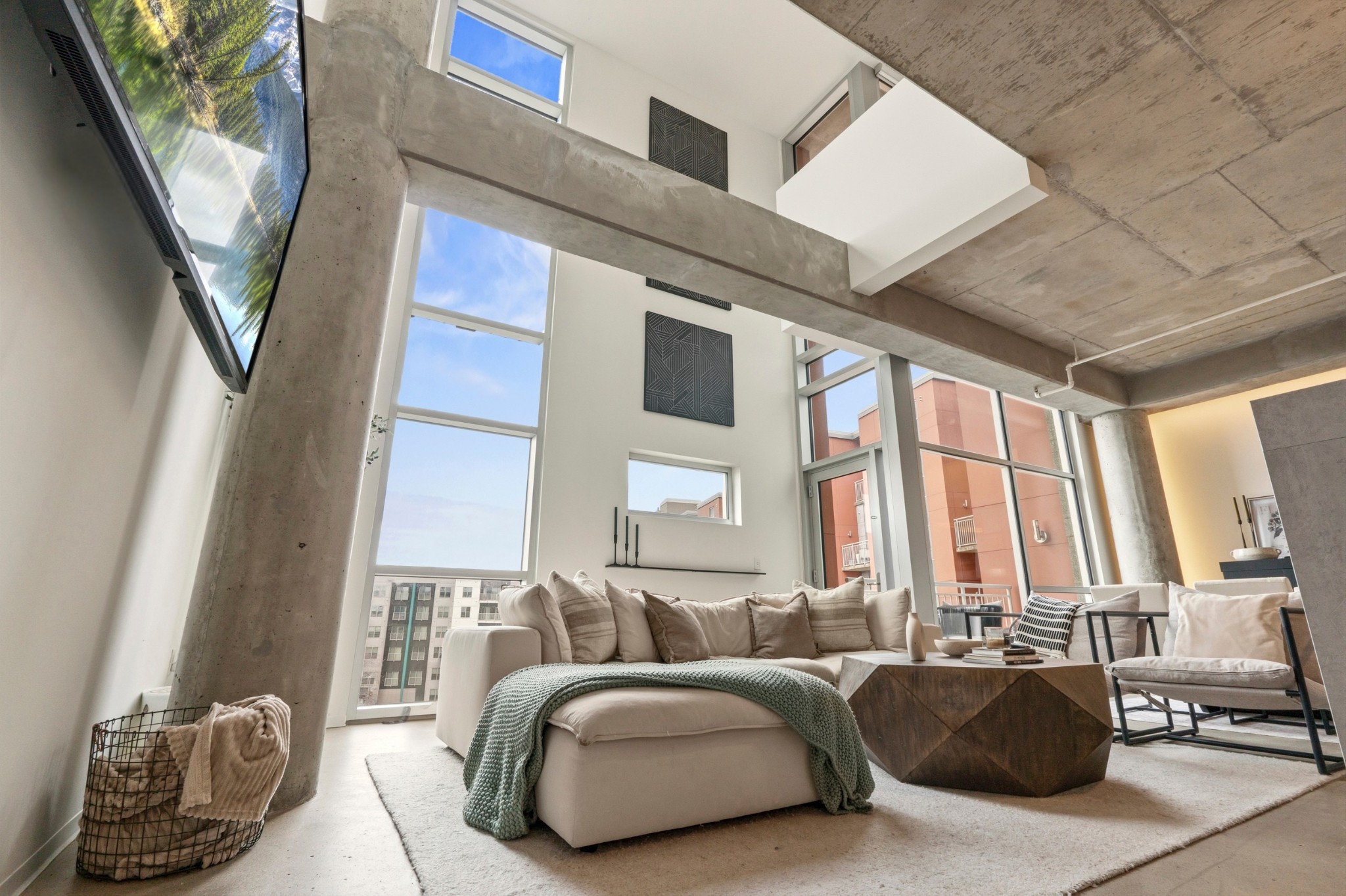 2115 Yeaman Pl Unit: 405