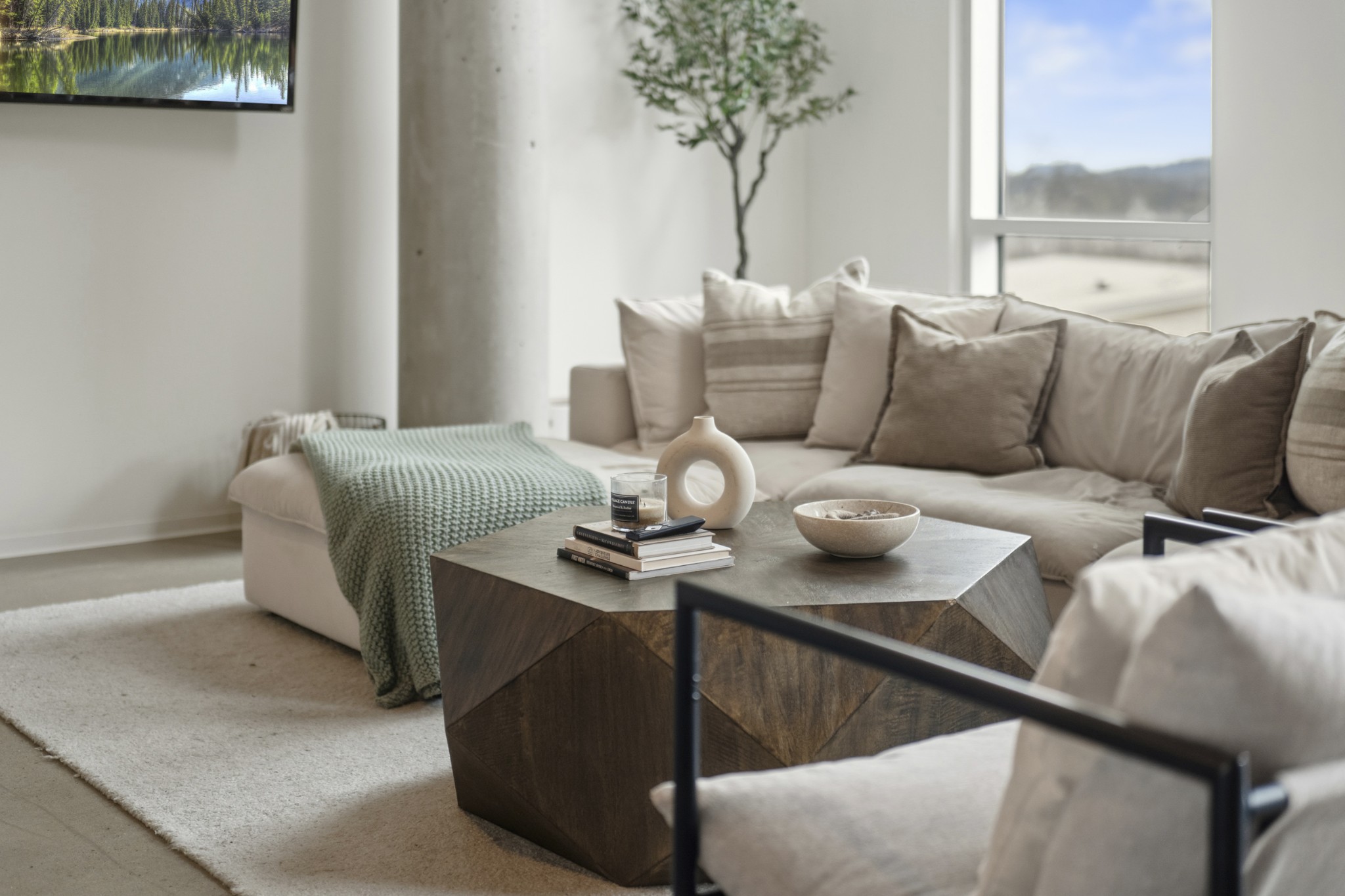 2115 Yeaman Pl Unit: 405