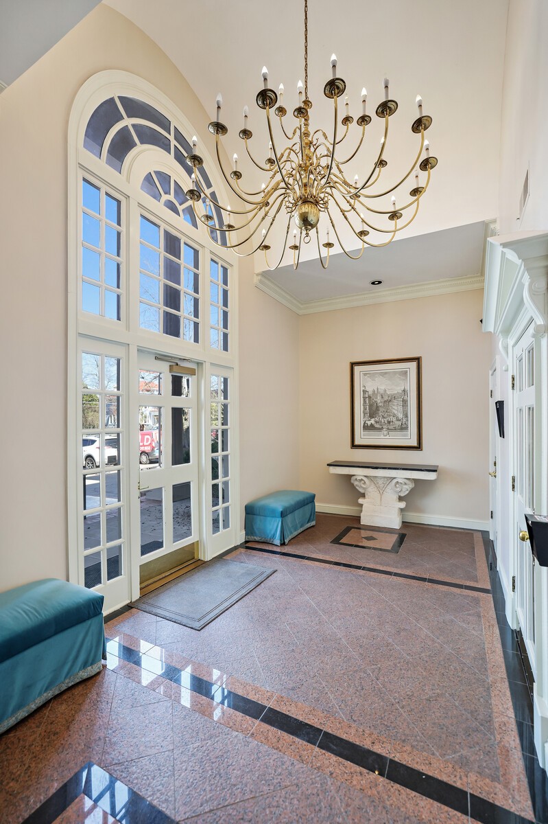 3733 West End Ave Unit: 206