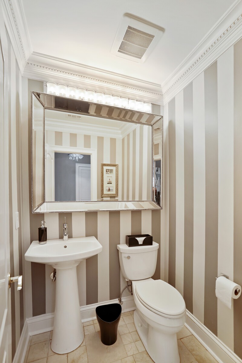 3733 West End Ave Unit: 206