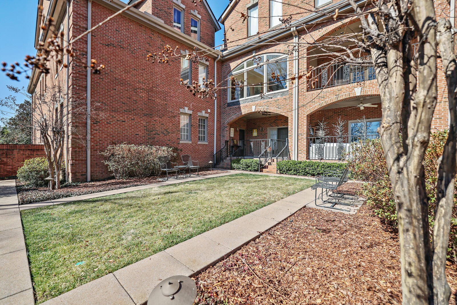 3733 West End Ave Unit: 206