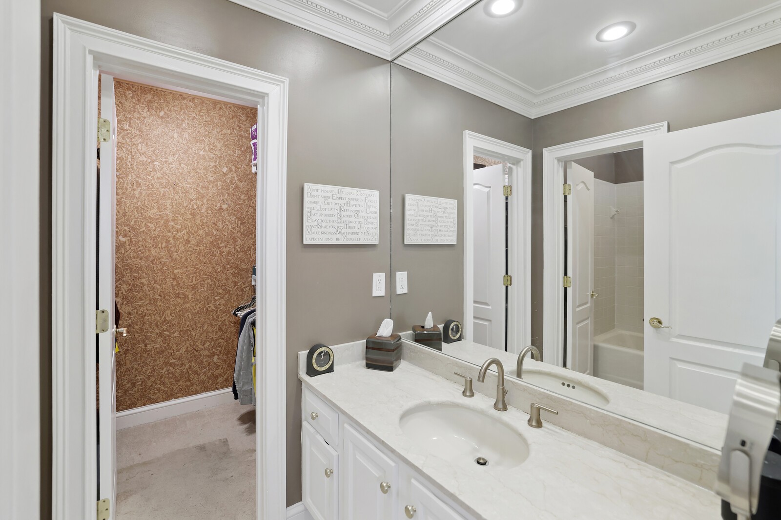 3733 West End Ave Unit: 206