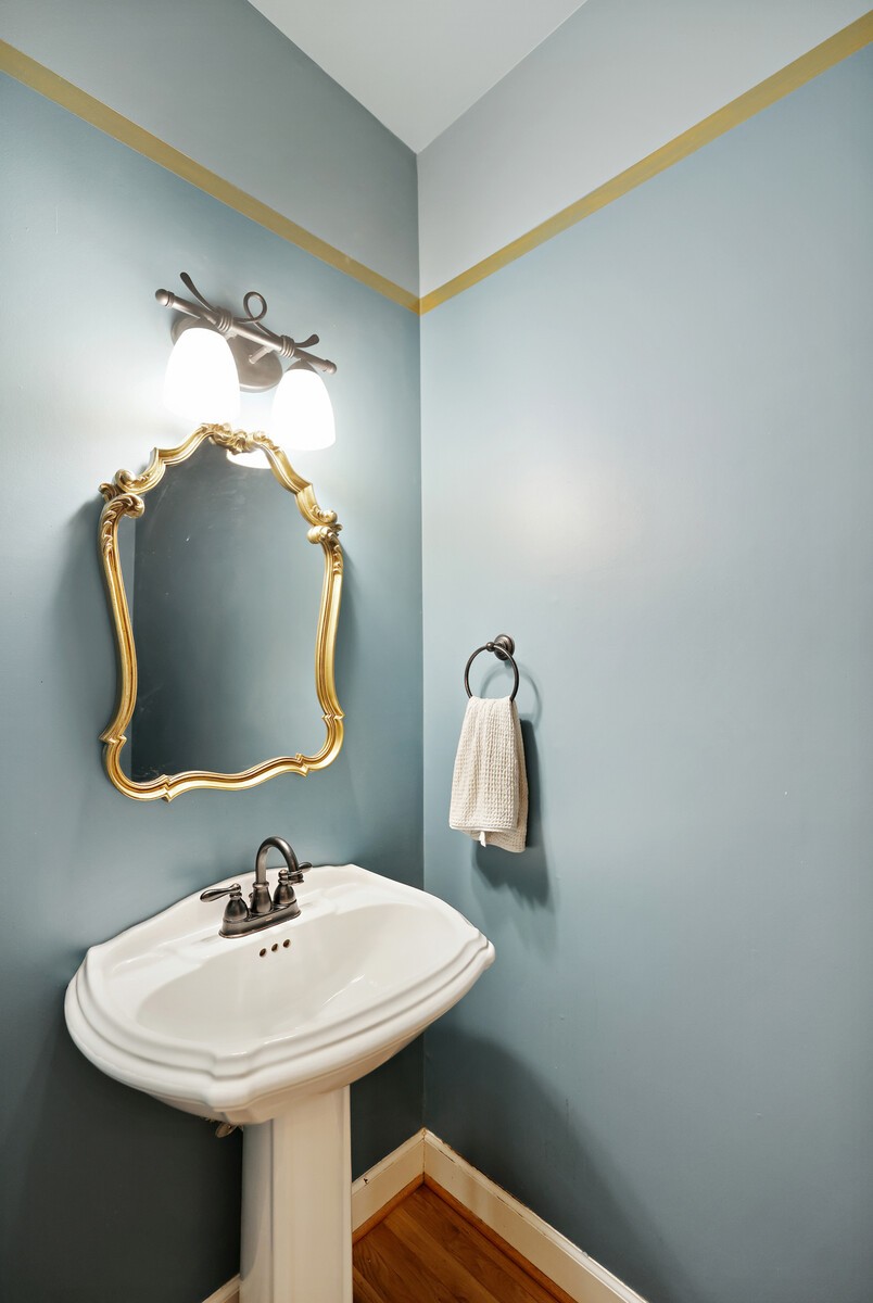 605 Cotswold Park Ct