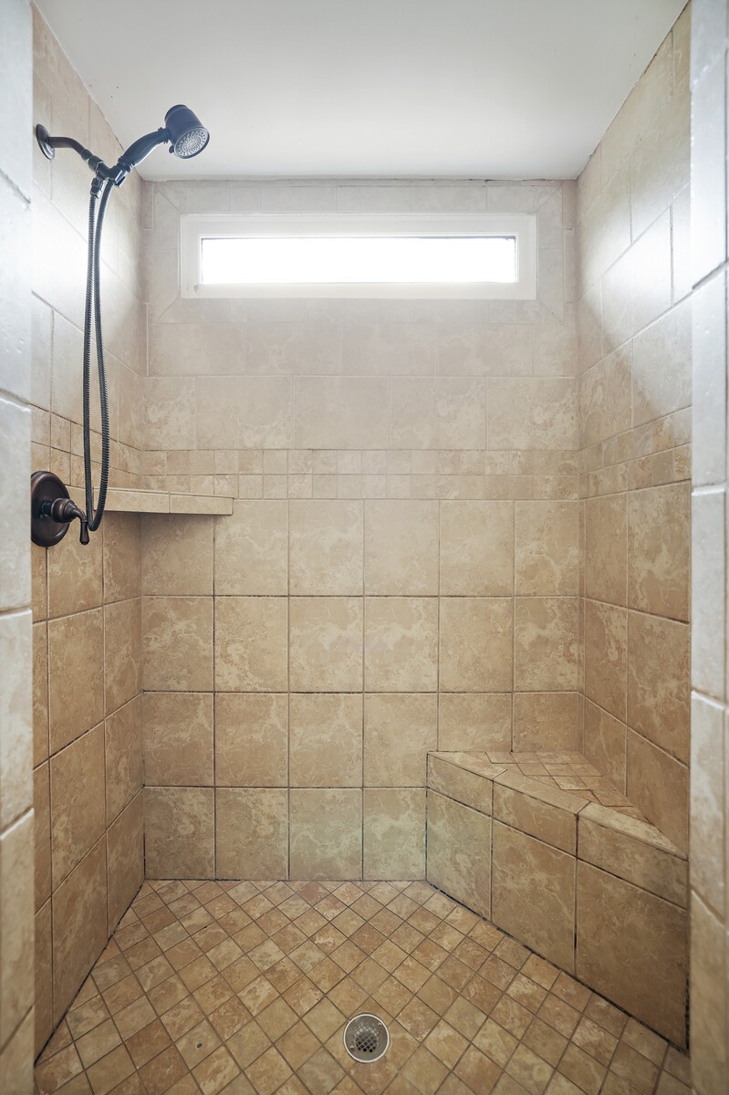 605 Cotswold Park Ct