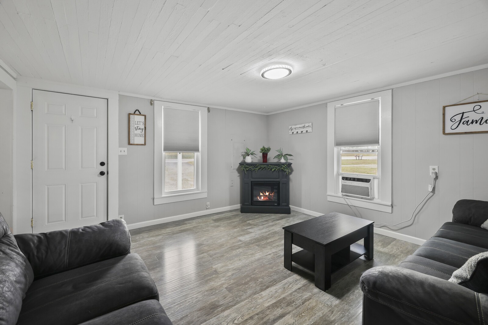 4405 Highway 43, N