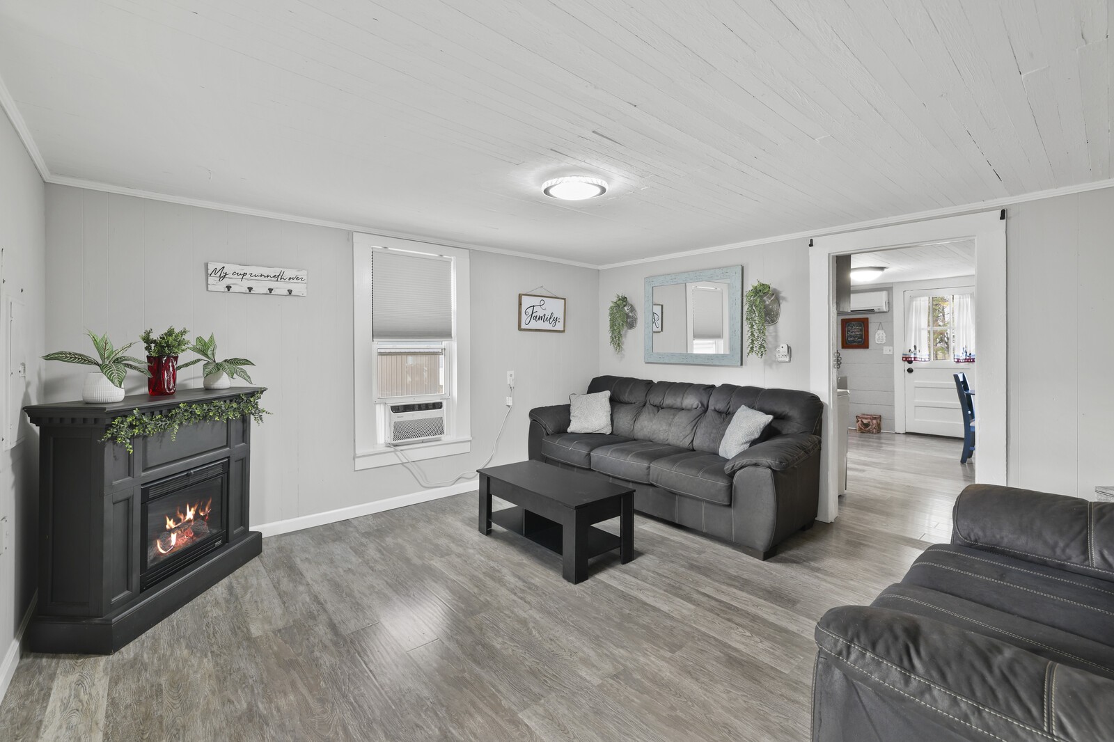 4405 Highway 43, N