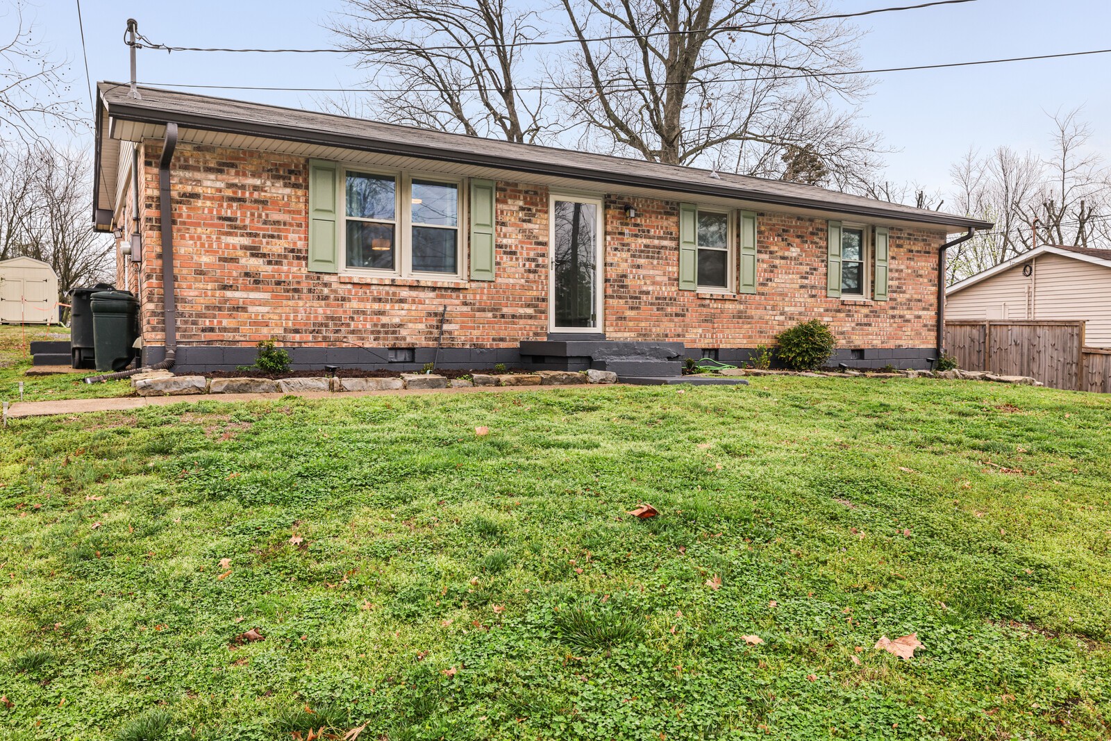 123 Laurel Ln
