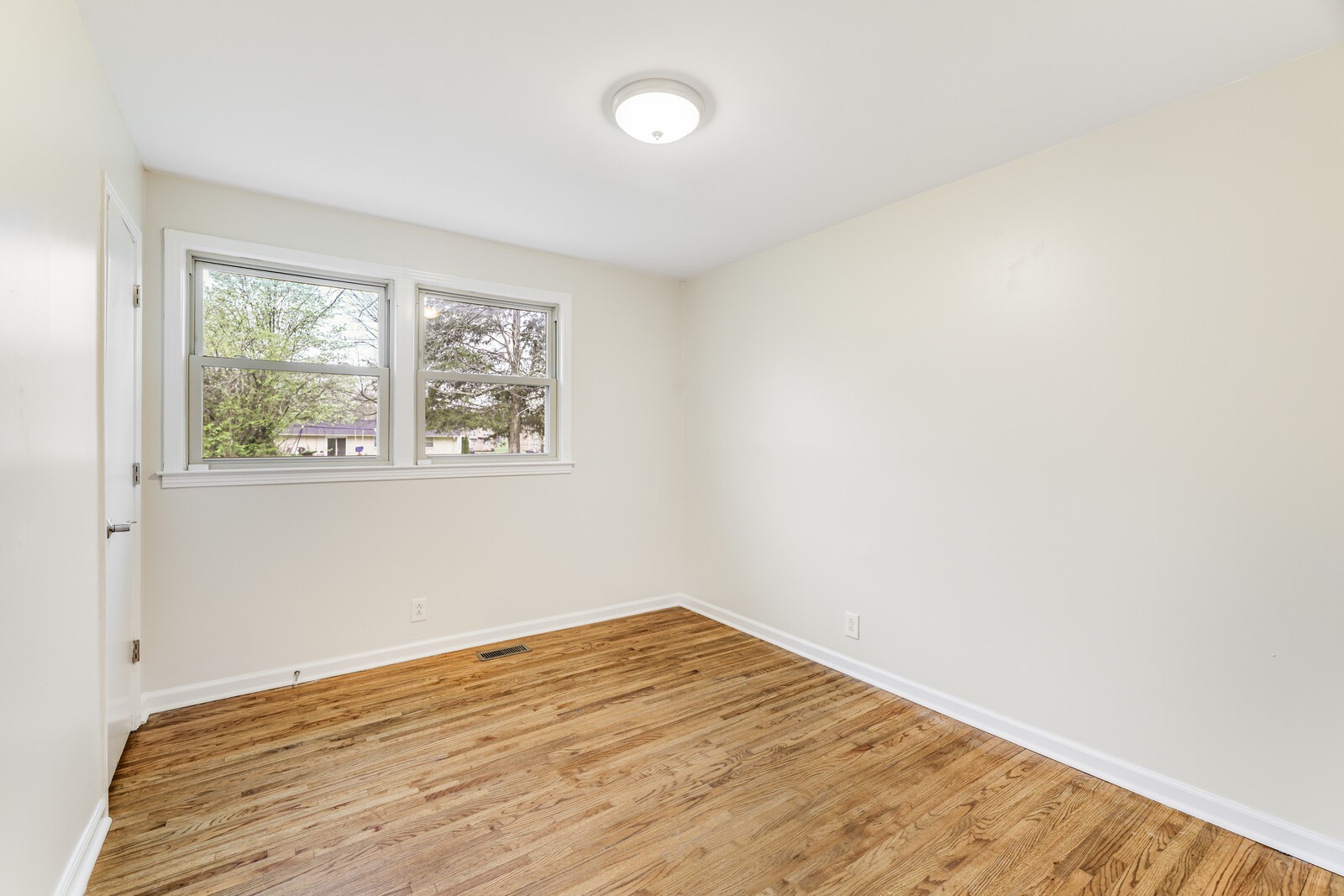 123 Laurel Ln