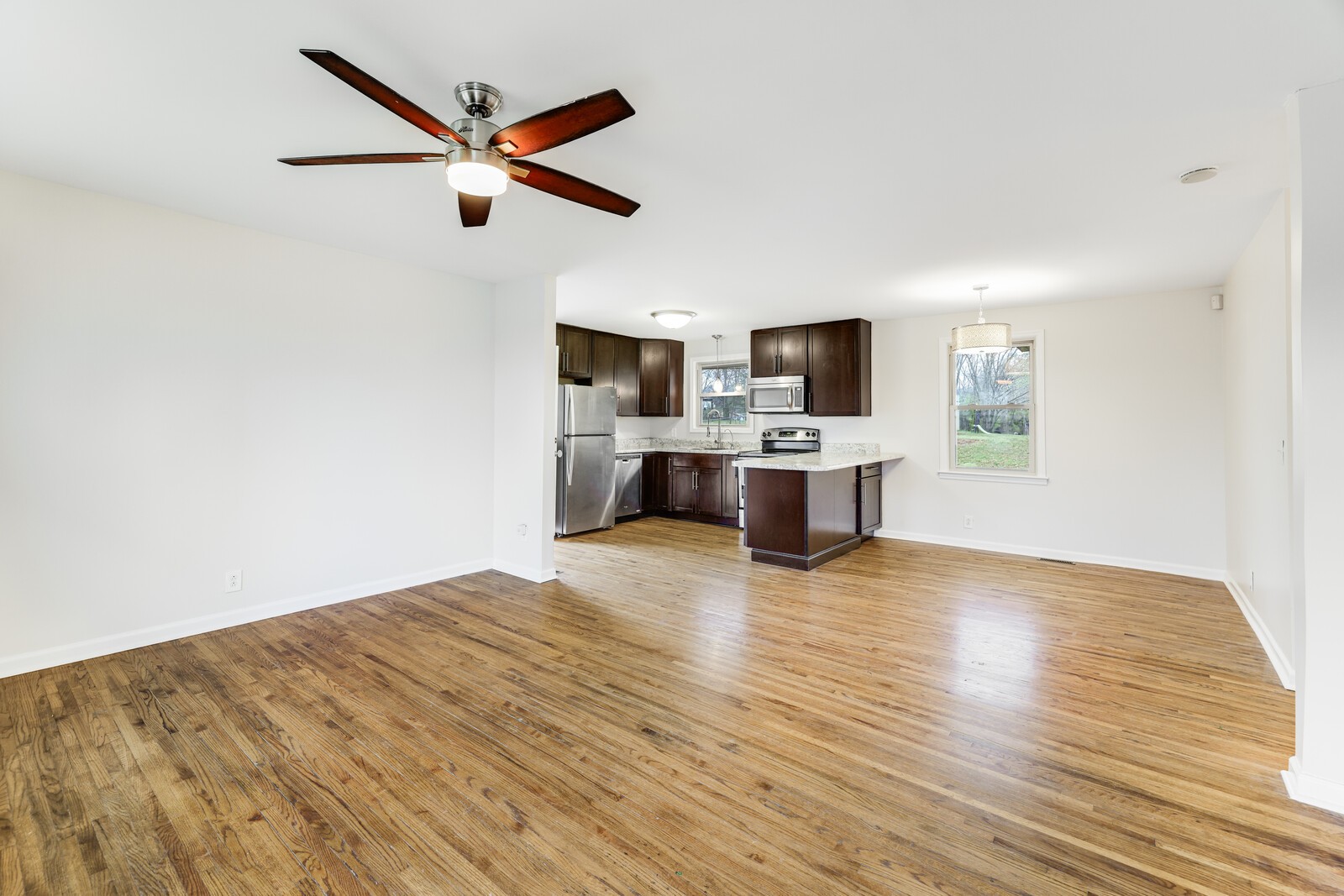 123 Laurel Ln