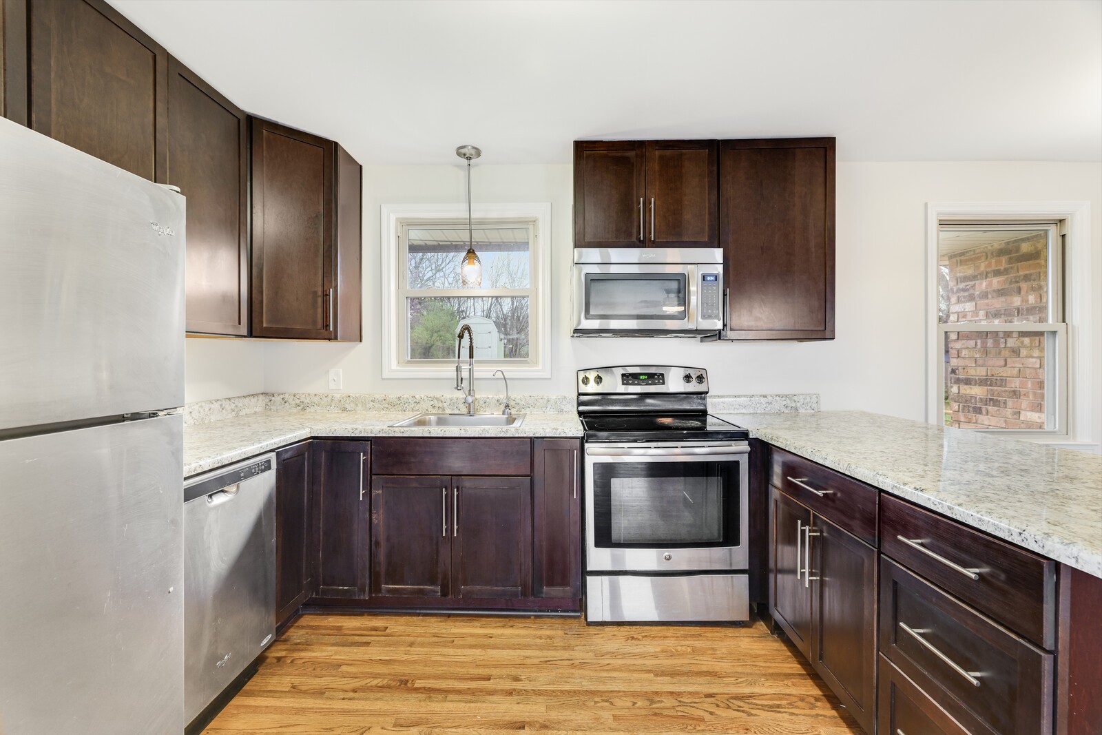 123 Laurel Ln