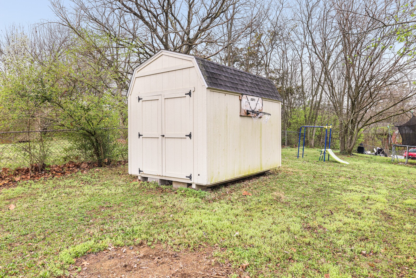 123 Laurel Ln