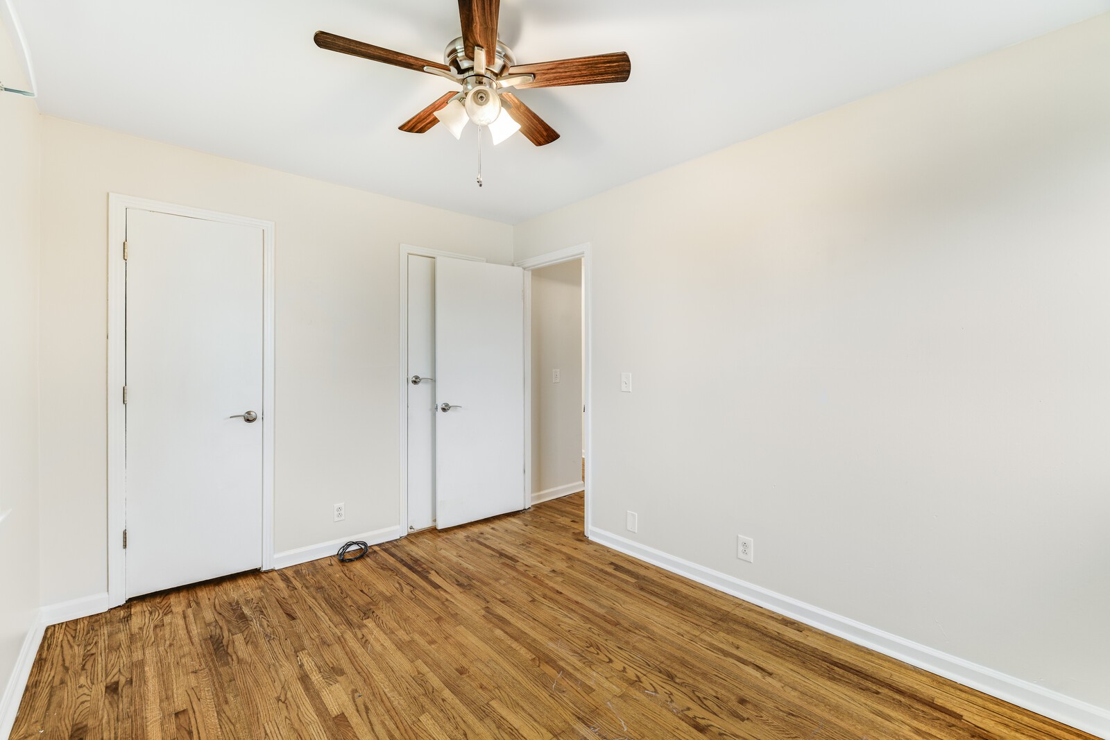 123 Laurel Ln