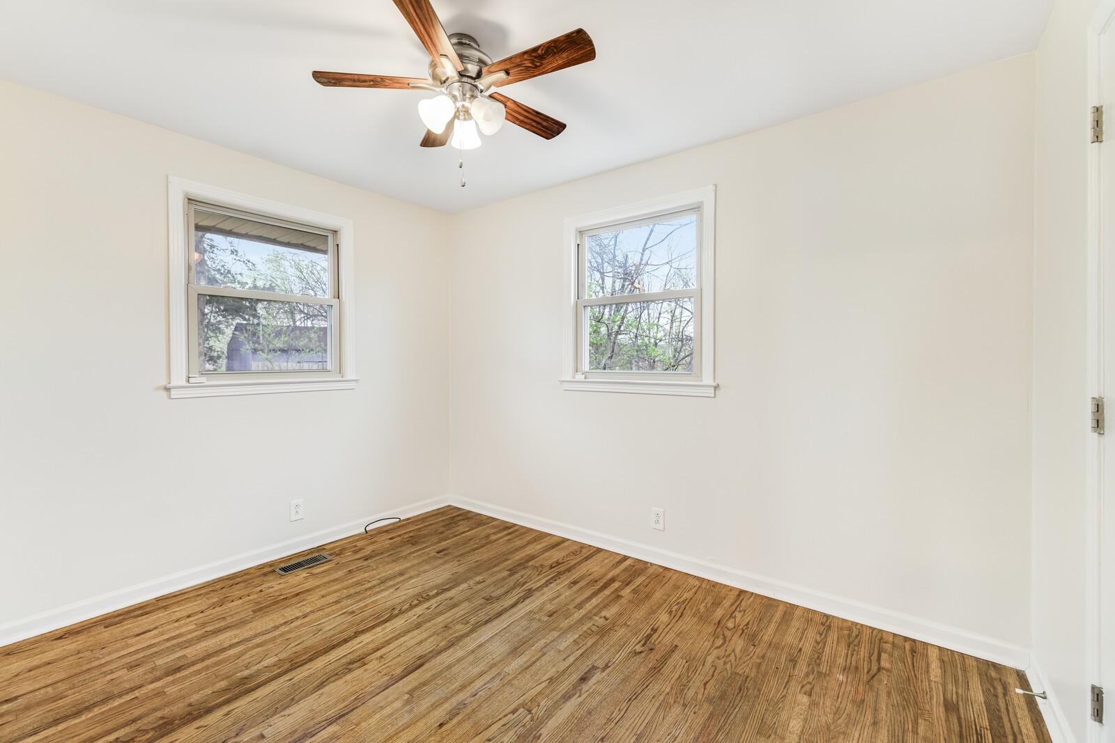 123 Laurel Ln