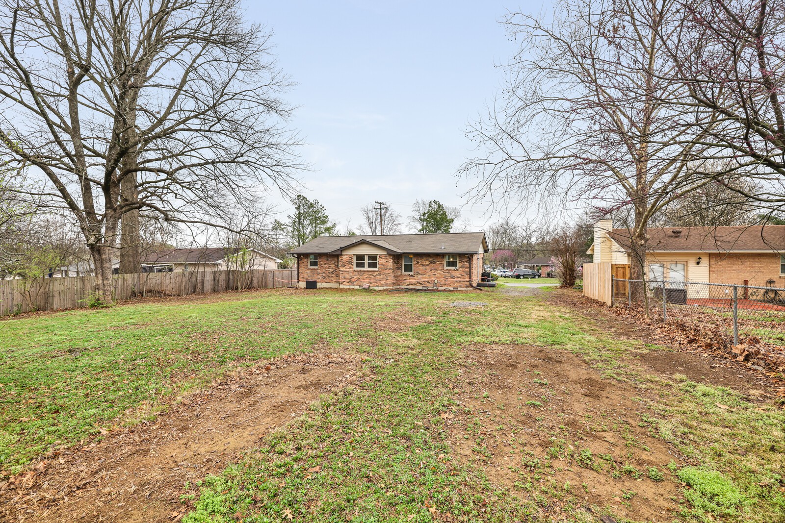 123 Laurel Ln