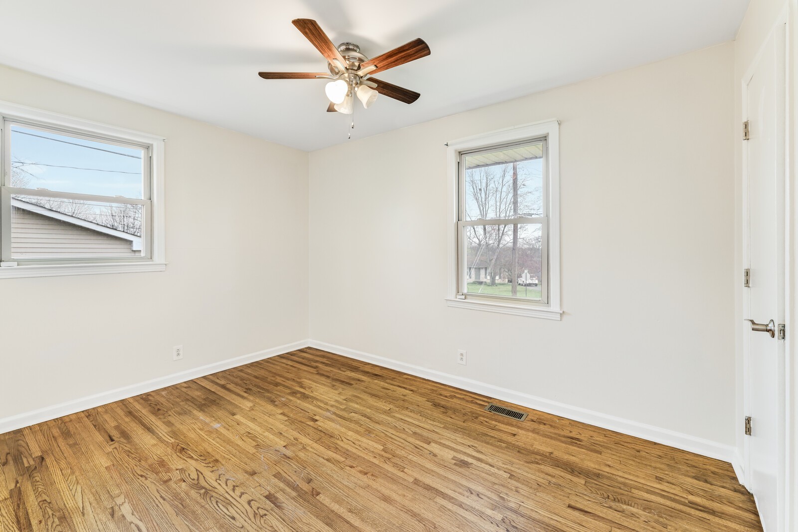 123 Laurel Ln