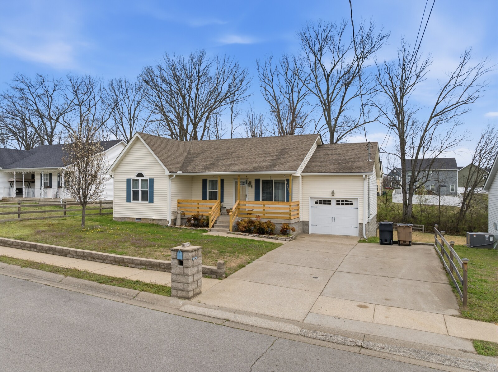 1433 Laurel Oak Dr