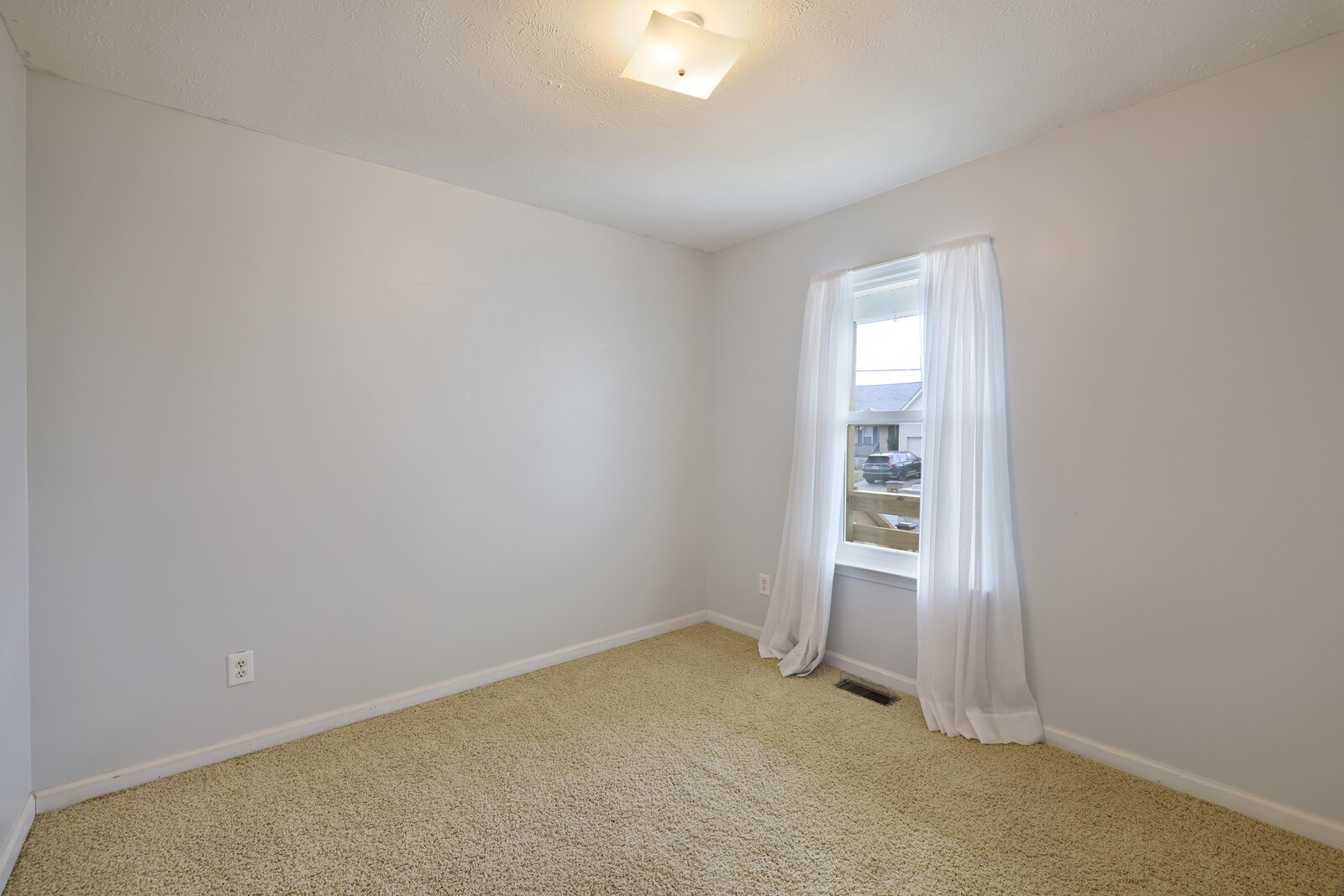 1433 Laurel Oak Dr