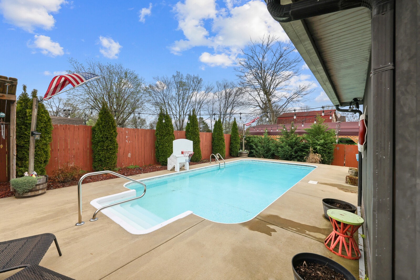 6358 Lee Ave