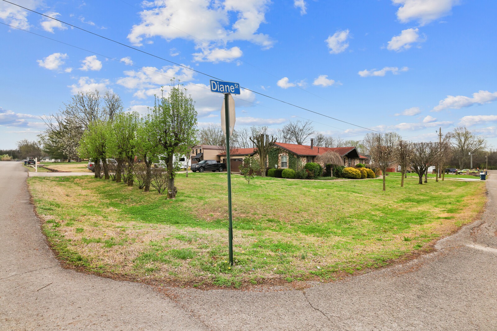 6358 Lee Ave