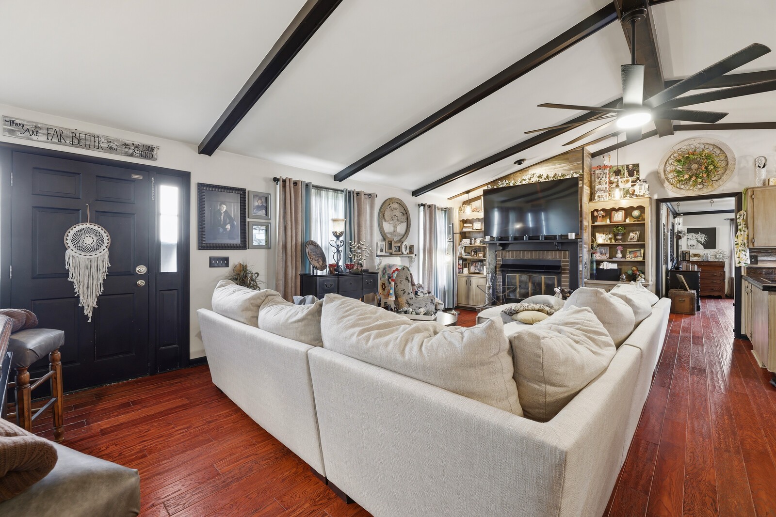6358 Lee Ave