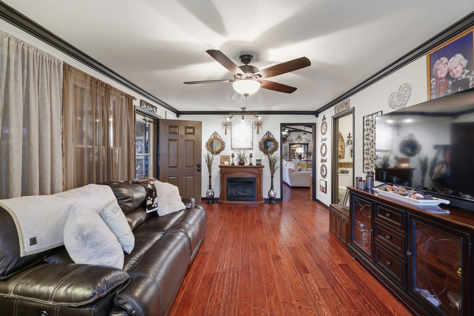 6358 Lee Ave